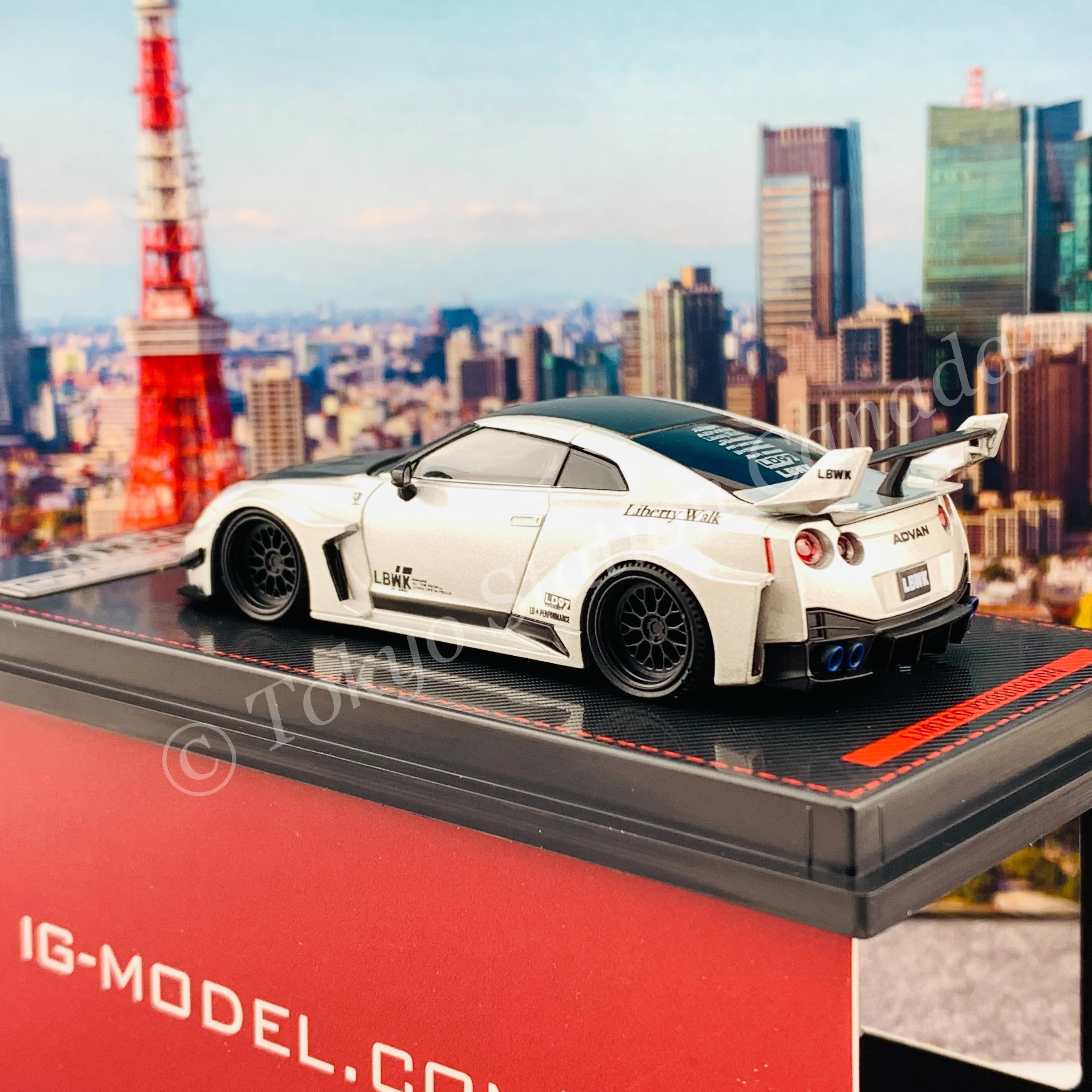 Ignition Model 1/64 LB-Silhouette WORKS GT Nissan 35GT-RR Silver IG2386 - Image 5