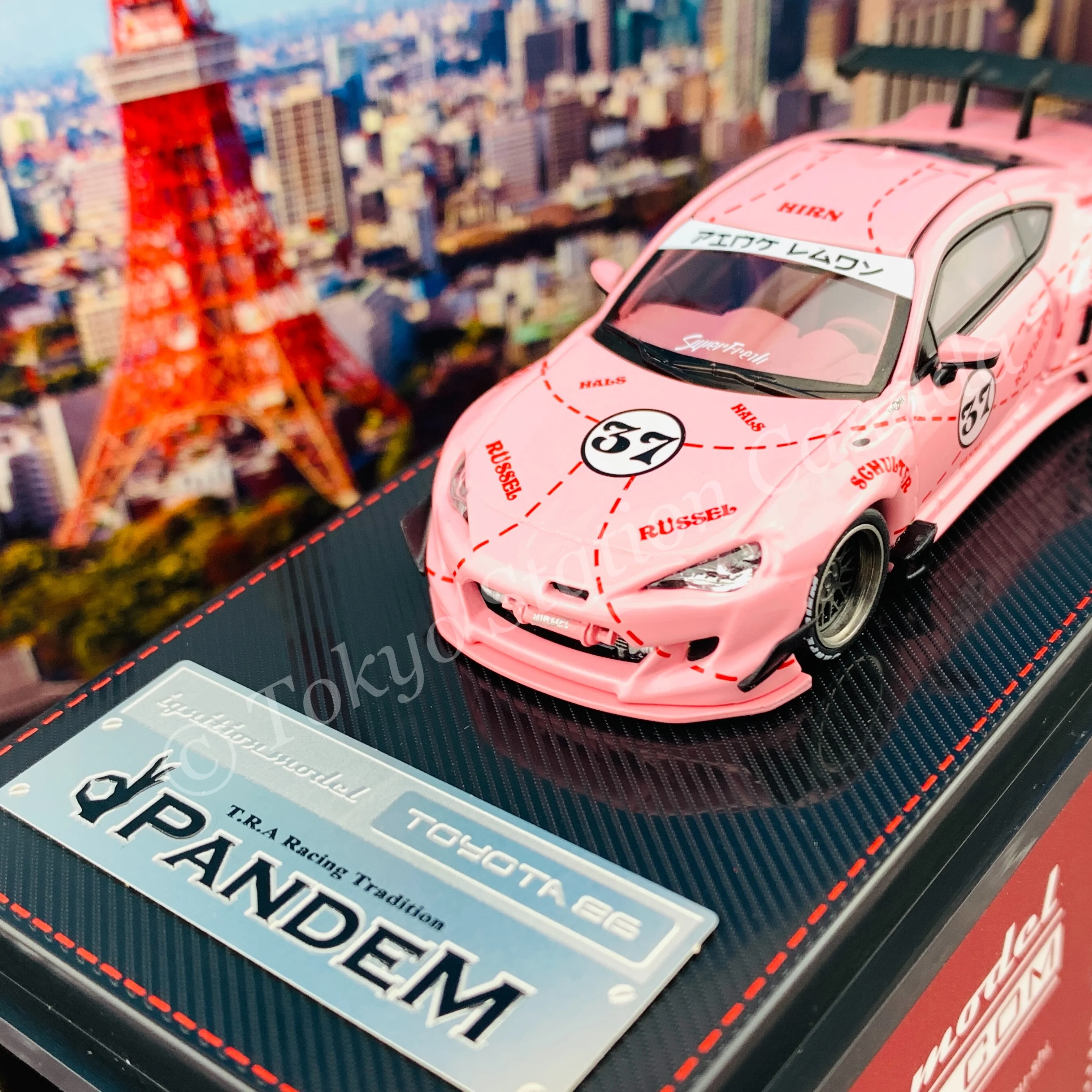 Ignition Model 1/64 PANDEM TOYOTA 86 V3 Pink IG2406 - Image 2