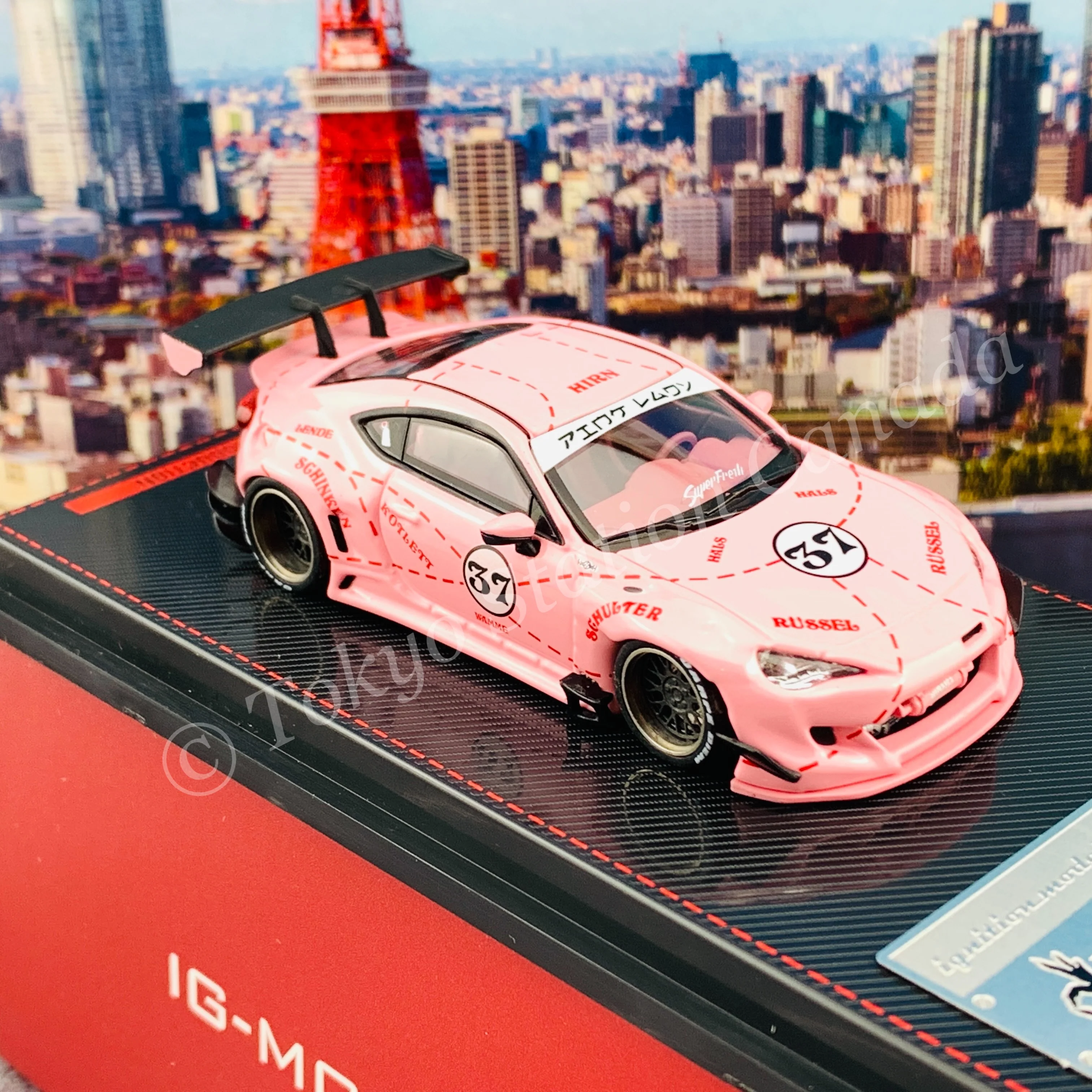 Ignition Model 1/64 PANDEM TOYOTA 86 V3 Pink IG2406 - Image 5
