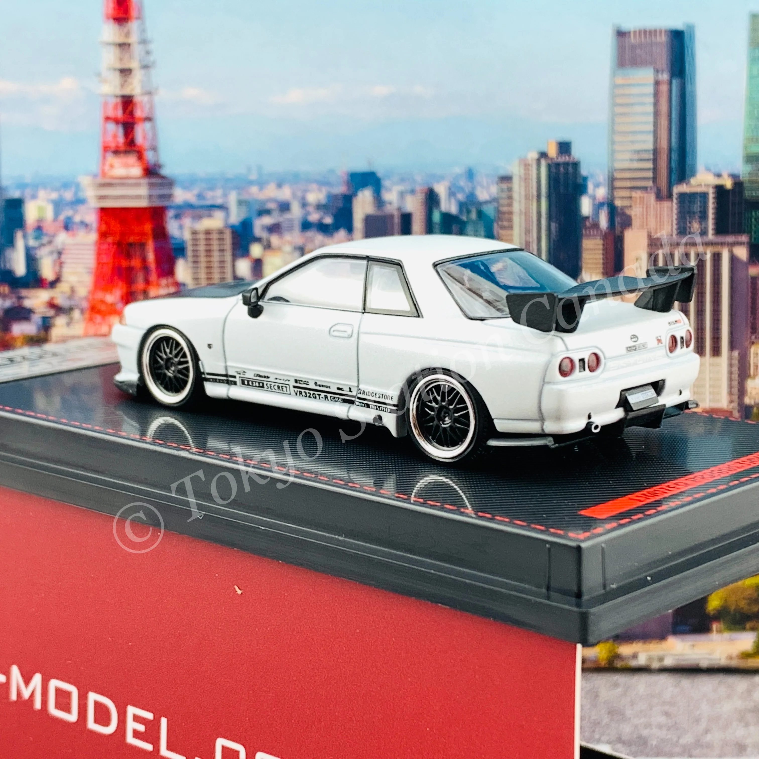 Ignition Model 1/64 TOP SECRET GT-R (VR32) Matte Pearl White IG2395 - Image 5