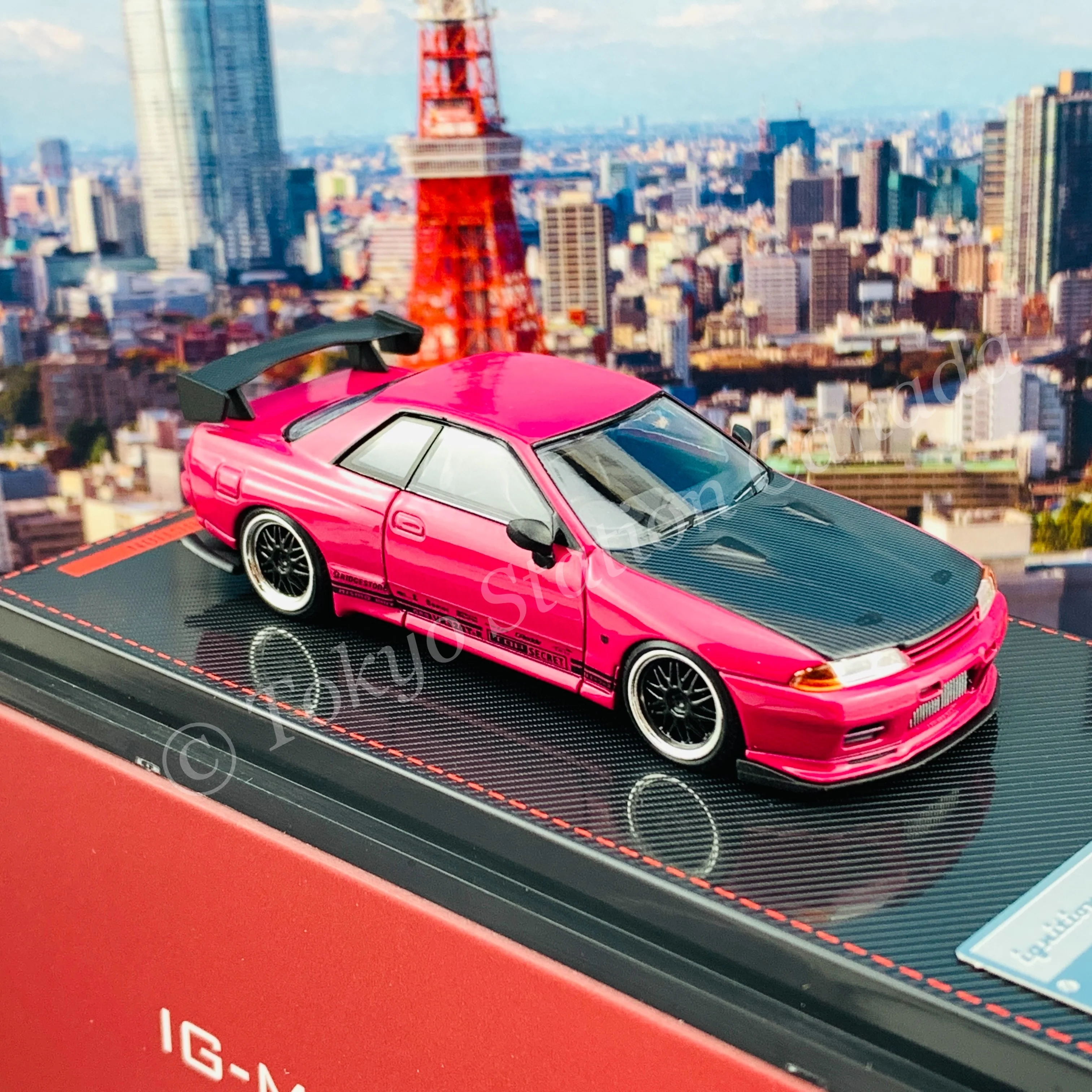 Ignition Model 1/64 TOP SECRET GT-R (VR32) Pink IG2393 - Image 4