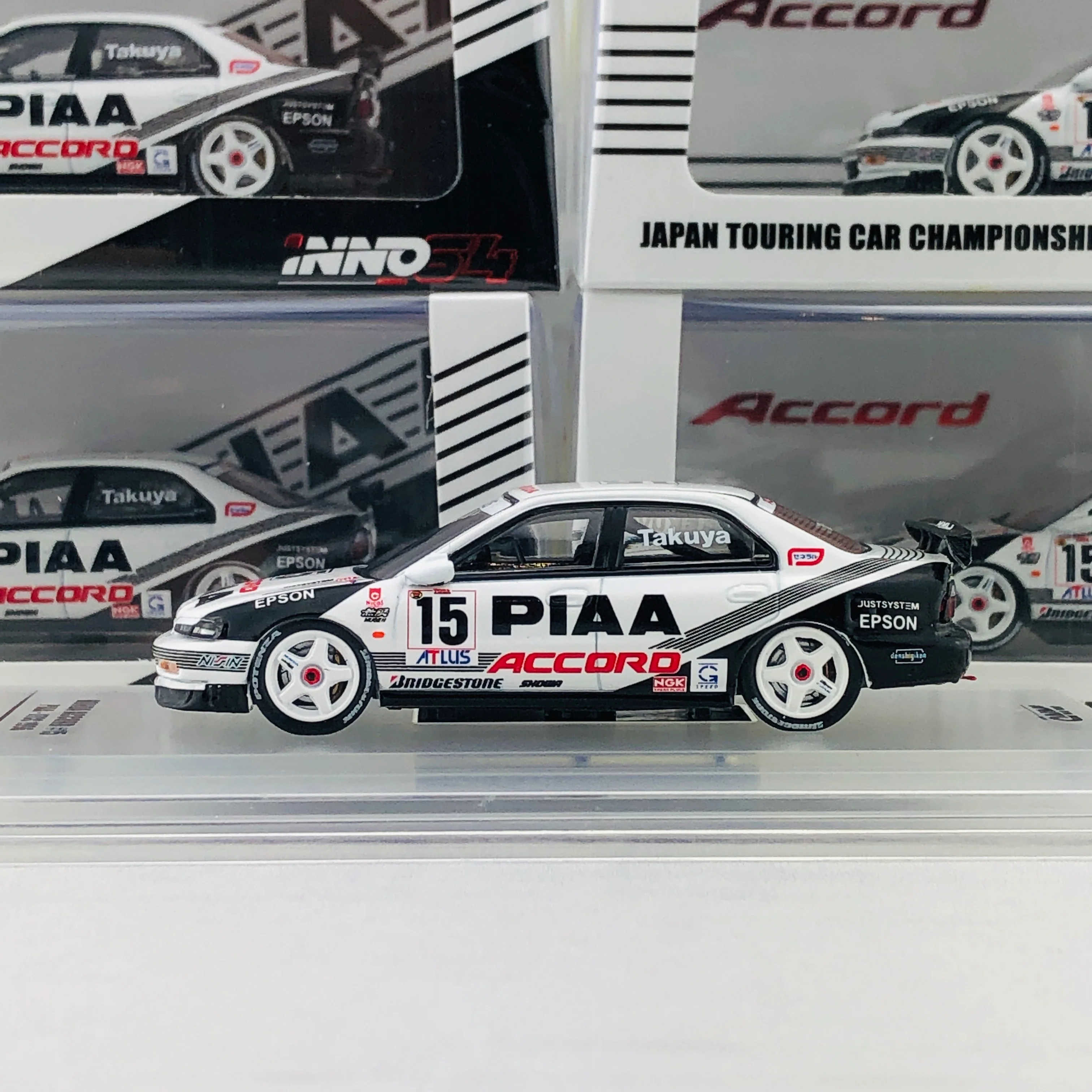 INNO64 1/64 HONDA ACCORD #15 "PIAA" JTCC 1996 IN64-CD6-PI96 - Image 2