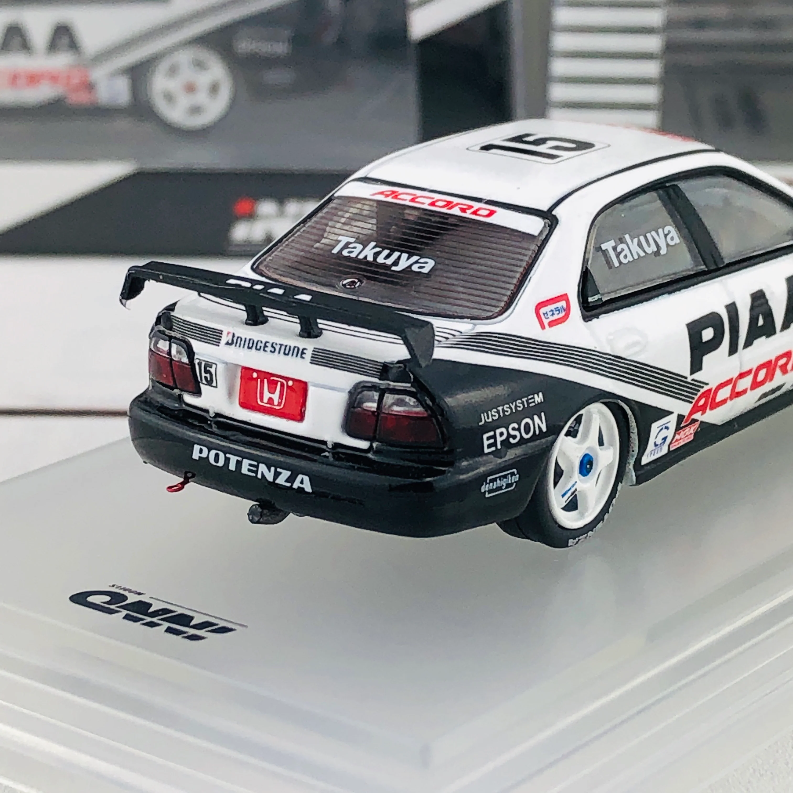 INNO64 1/64 HONDA ACCORD #15 "PIAA" JTCC 1996 IN64-CD6-PI96 - Image 5