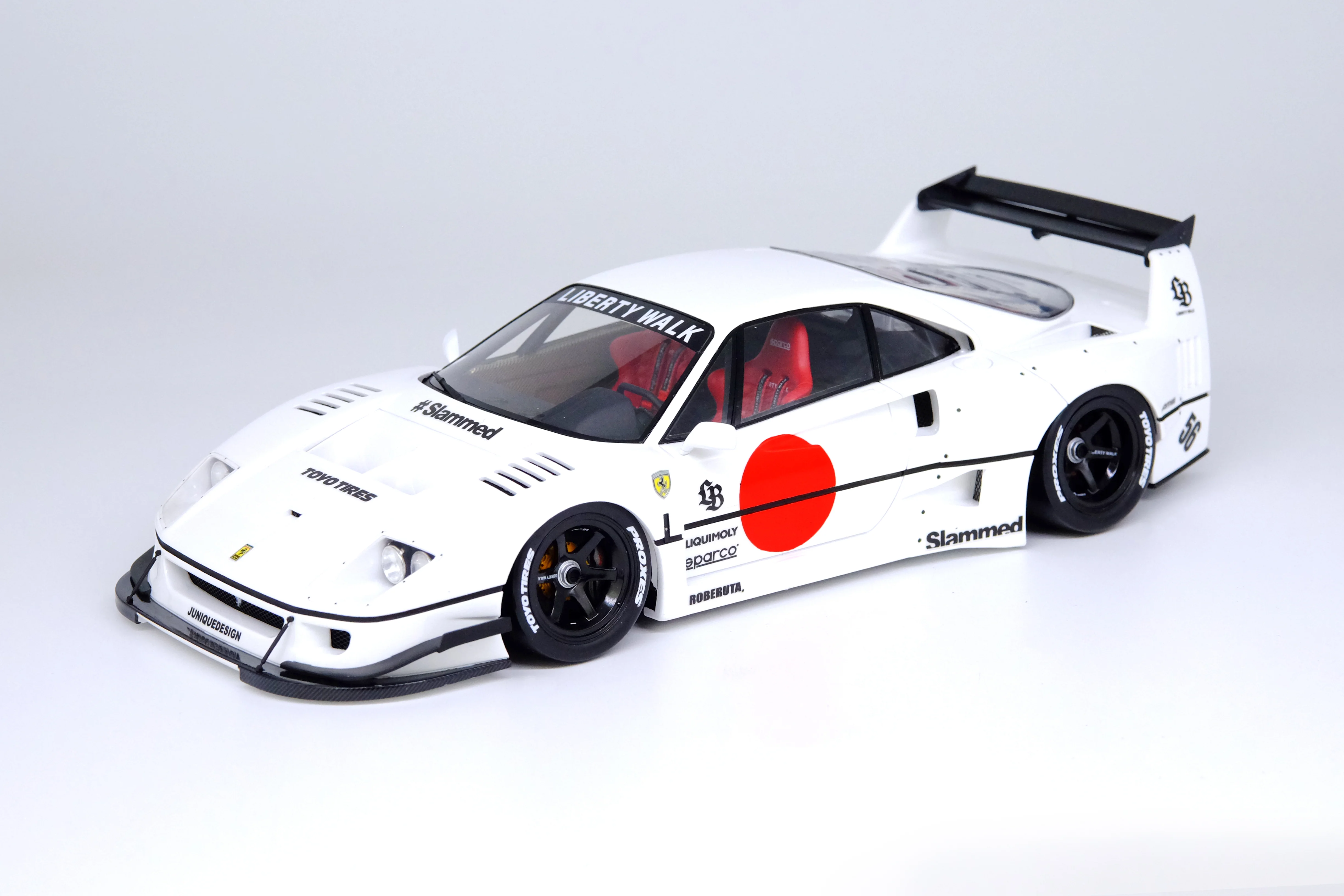 INNO18 1/18 RESIN LBWK F40 White Tokyo Auto Salon 2023 IN18R-LBWKF40-TAS23 - Image 3