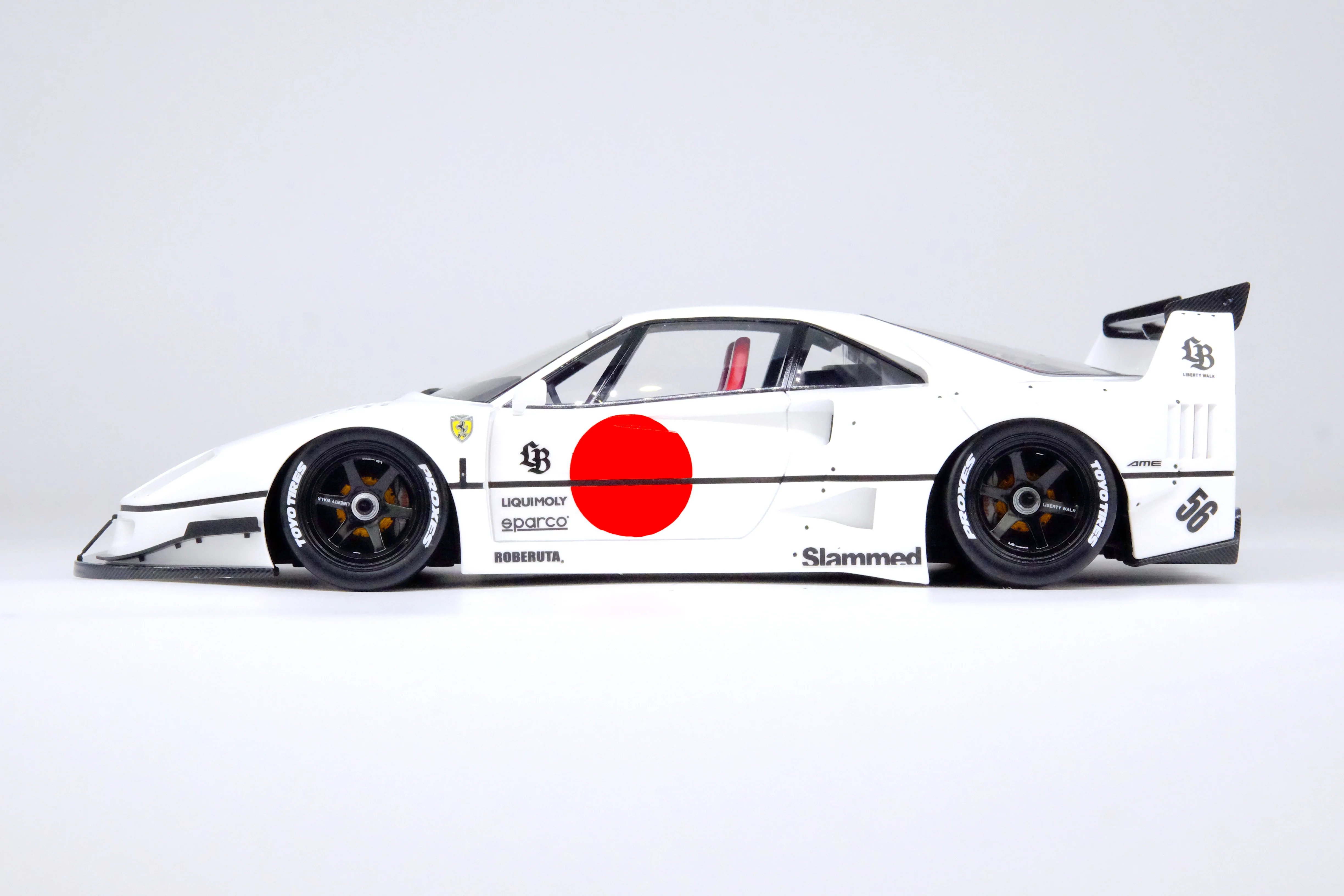 INNO18 1/18 RESIN LBWK F40 White Tokyo Auto Salon 2023 IN18R-LBWKF40-TAS23 - Image 4