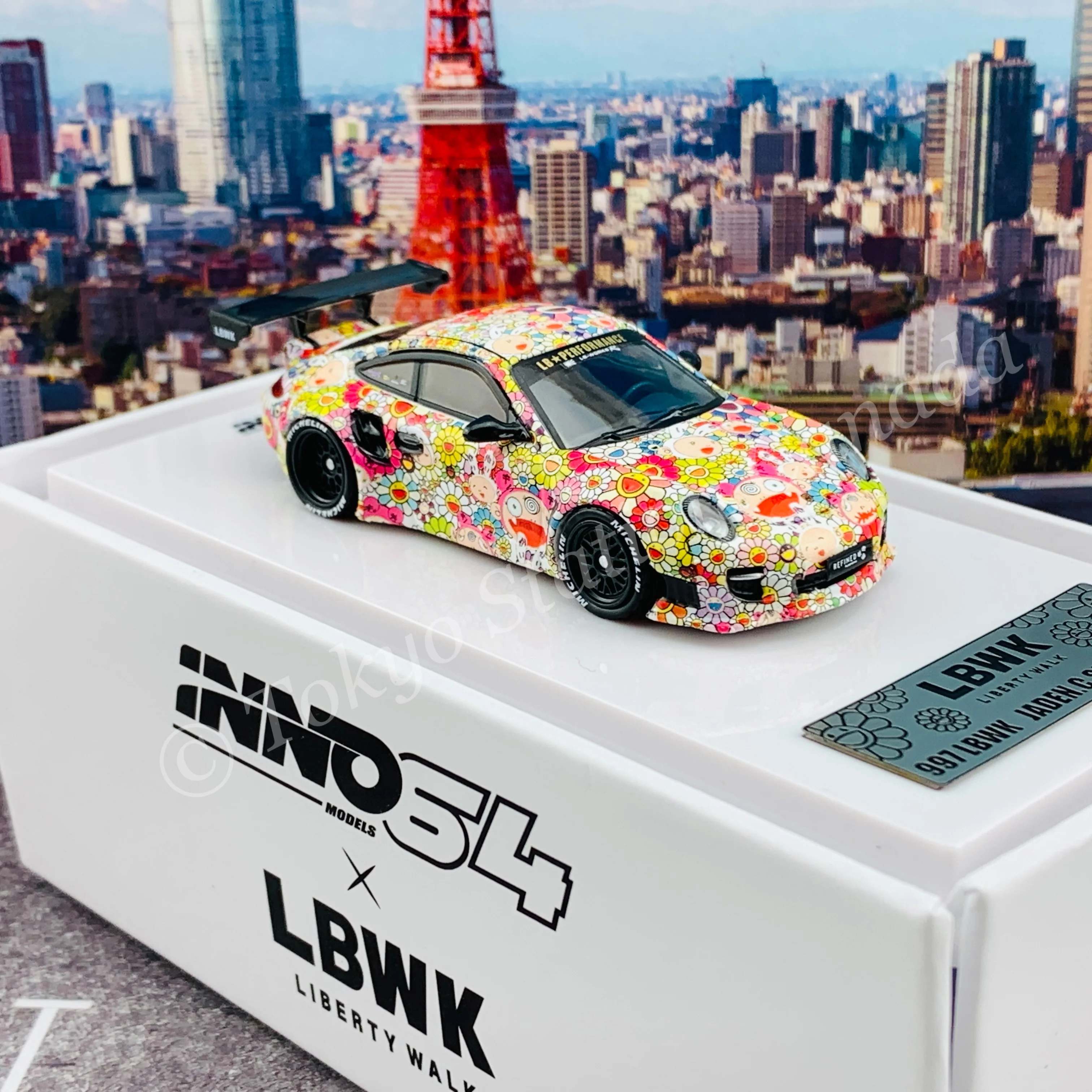 INNO64 1/64 997 LBWK Jaden.C Sunflowers  Carloverdiecast Special Edition Model With Special Packaging Box IN64-997LB-JCSF - Image 4