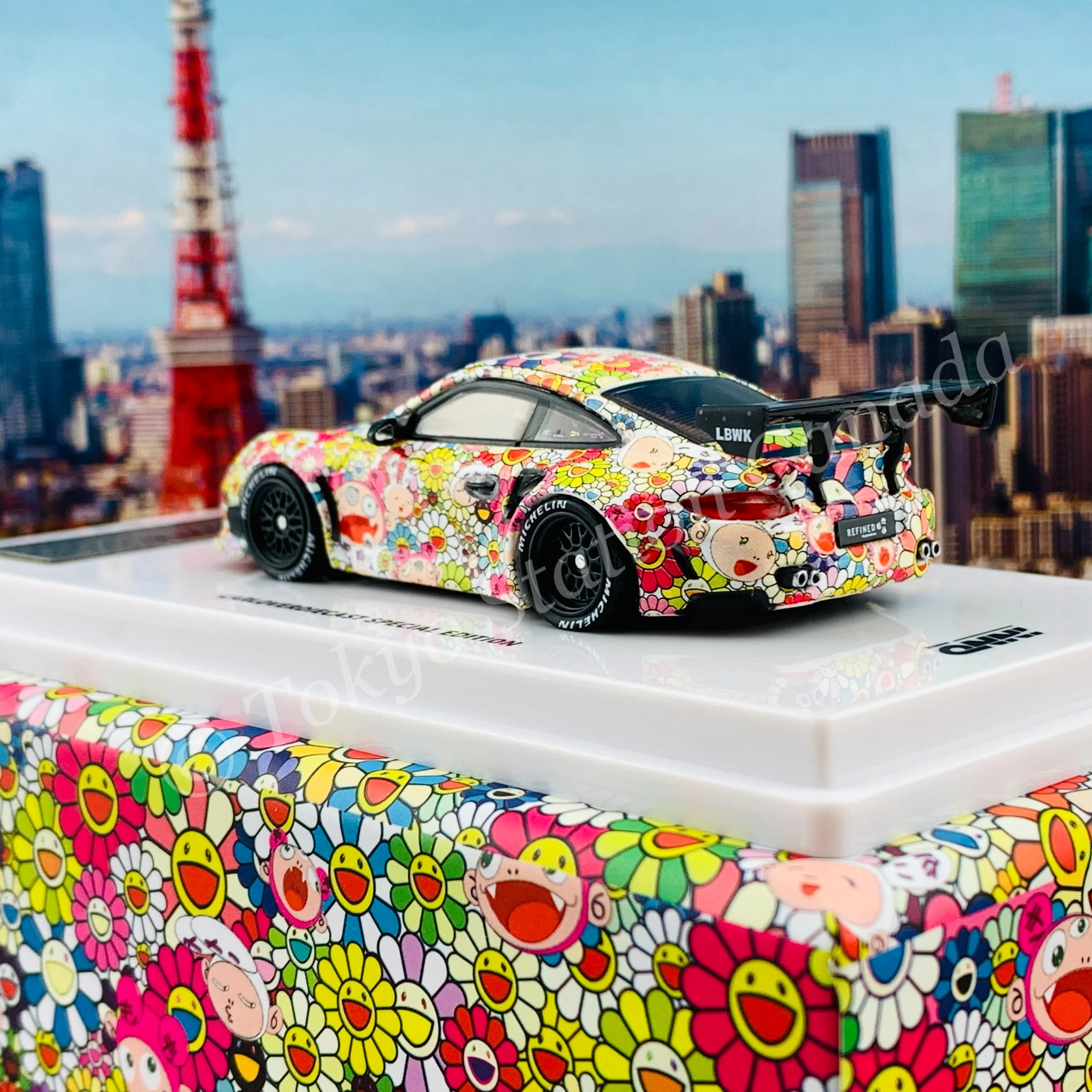 INNO64 1/64 997 LBWK Jaden.C Sunflowers  Carloverdiecast Special Edition Model With Special Packaging Box IN64-997LB-JCSF - Image 5