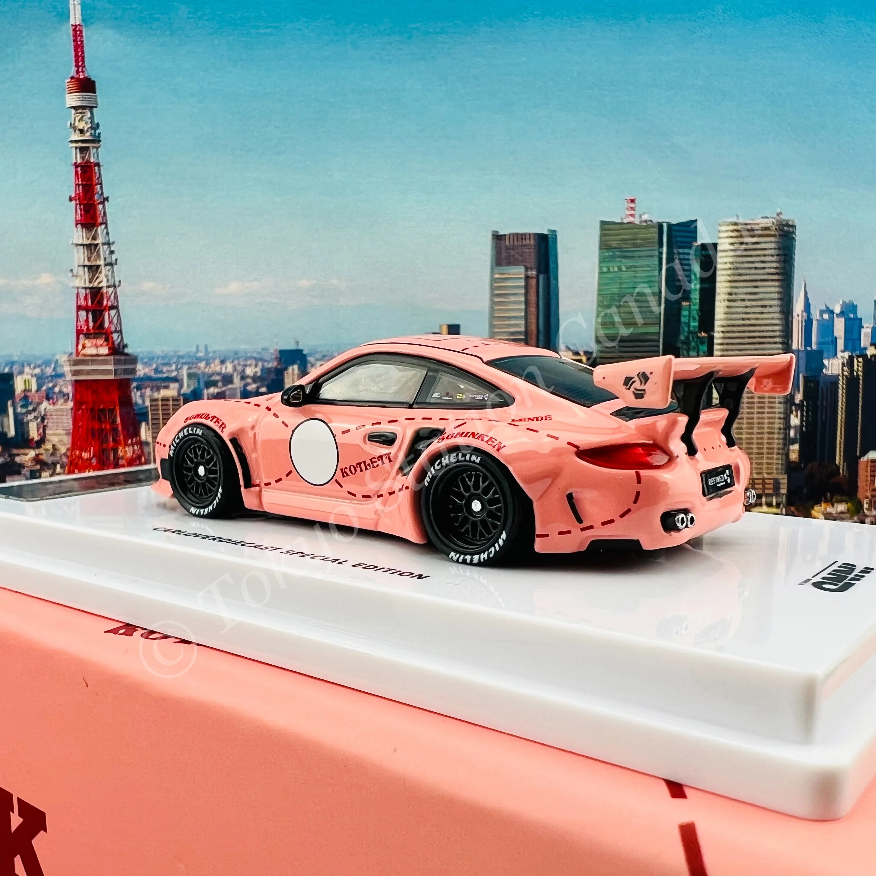 INNO64 1/64 997 LBWK Pink Pig  Carloverdiecast Special Edition Model IN64-997LB-PIG - Image 3