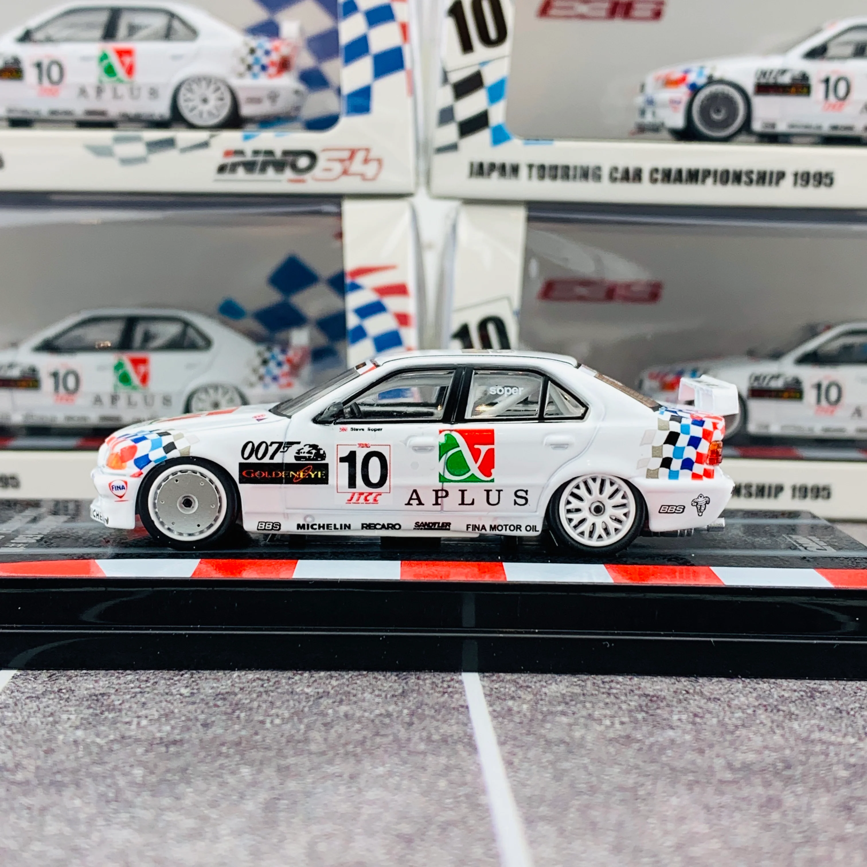 INNO64 1/64 BMW E36 318i #10 Japan Touring Car Championship 1994 "Team Schnitzer" - Steve Soper IN64-E36-10JTCC94 - Image 2