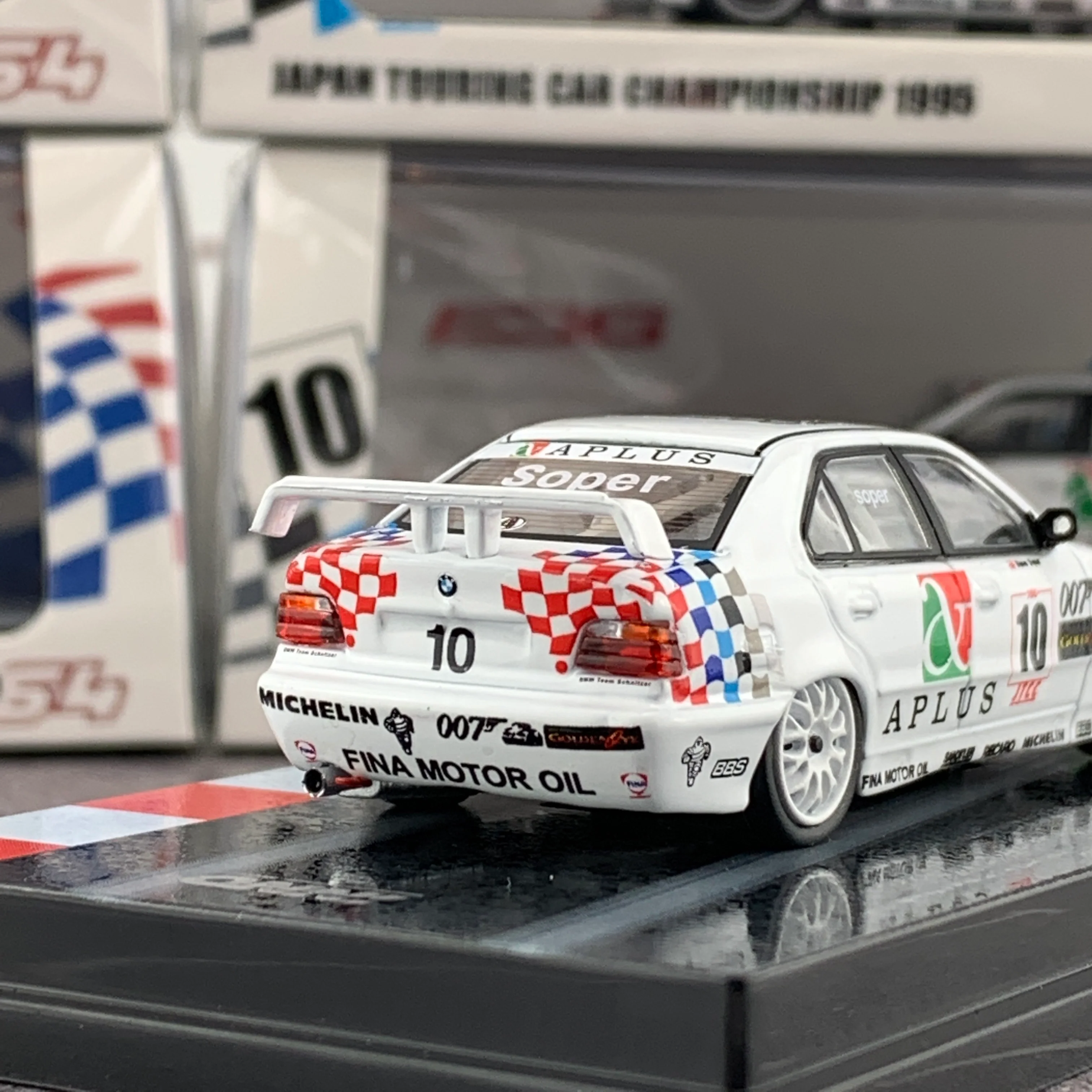 INNO64 1/64 BMW E36 318i #10 Japan Touring Car Championship 1994 "Team Schnitzer" - Steve Soper IN64-E36-10JTCC94 - Image 5