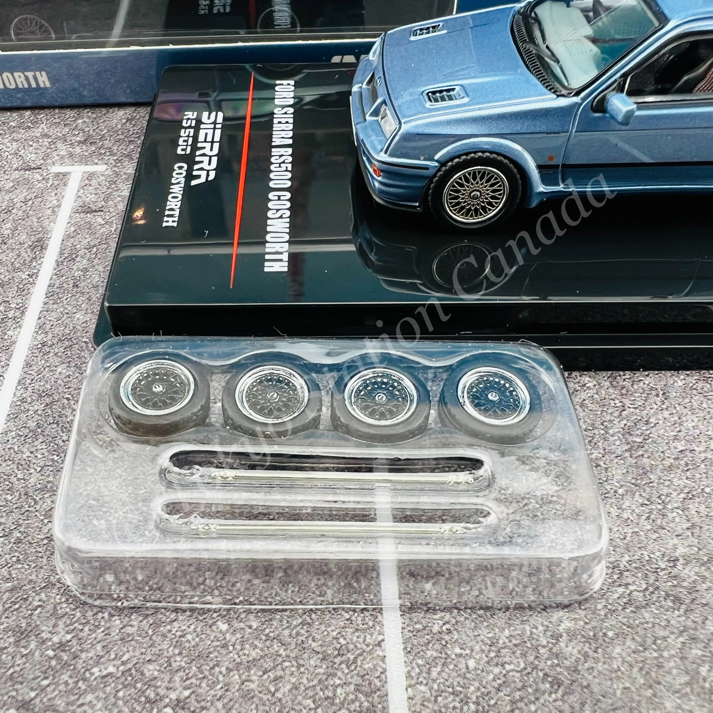 INNO64 1/64 FORD SIERRA RS500 COSWORTH 1986 Moonstone Blue W/Extra Wheels IN64-RS500-MOBL - Image 3