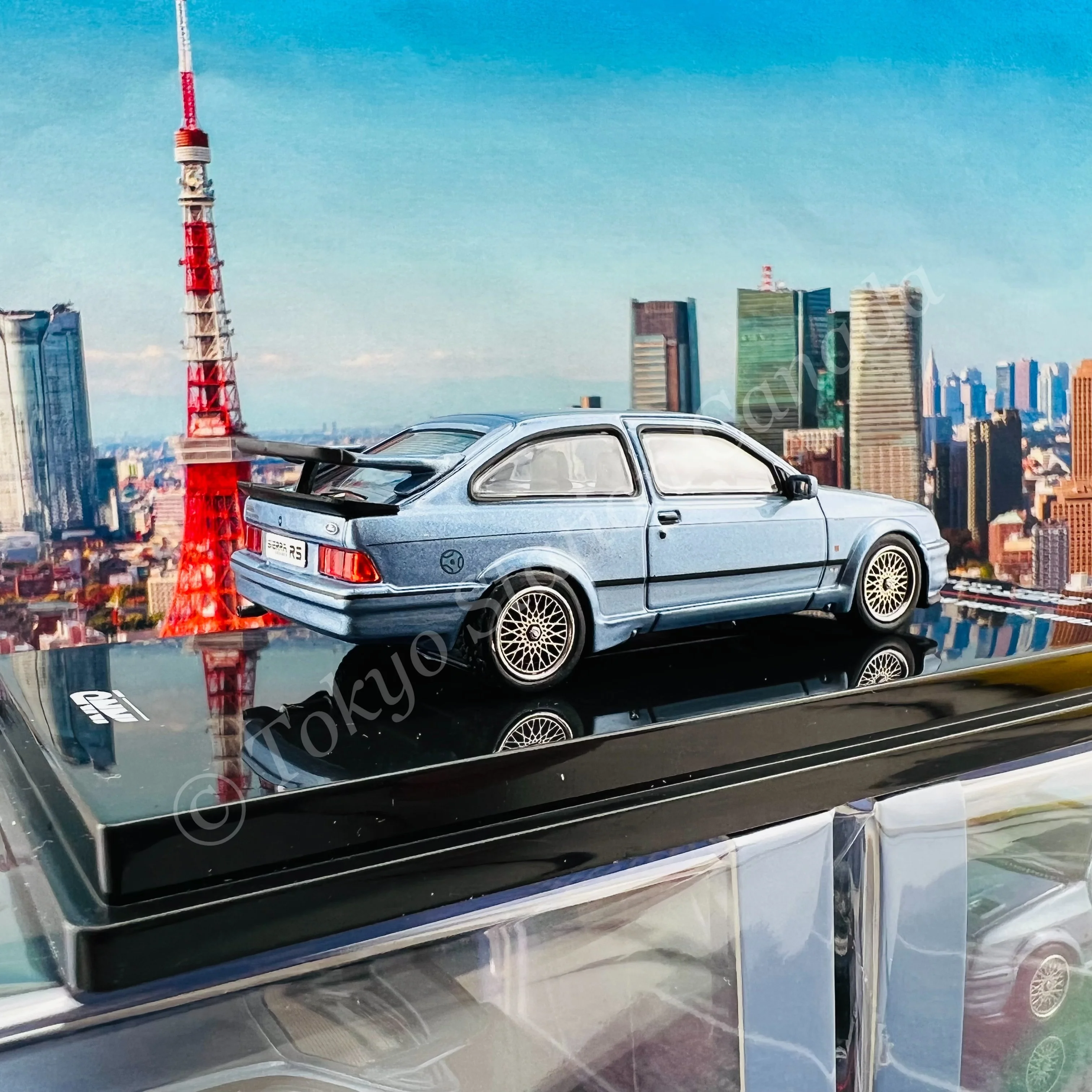 INNO64 1/64 FORD SIERRA RS500 COSWORTH 1986 Moonstone Blue W/Extra Wheels IN64-RS500-MOBL - Image 5