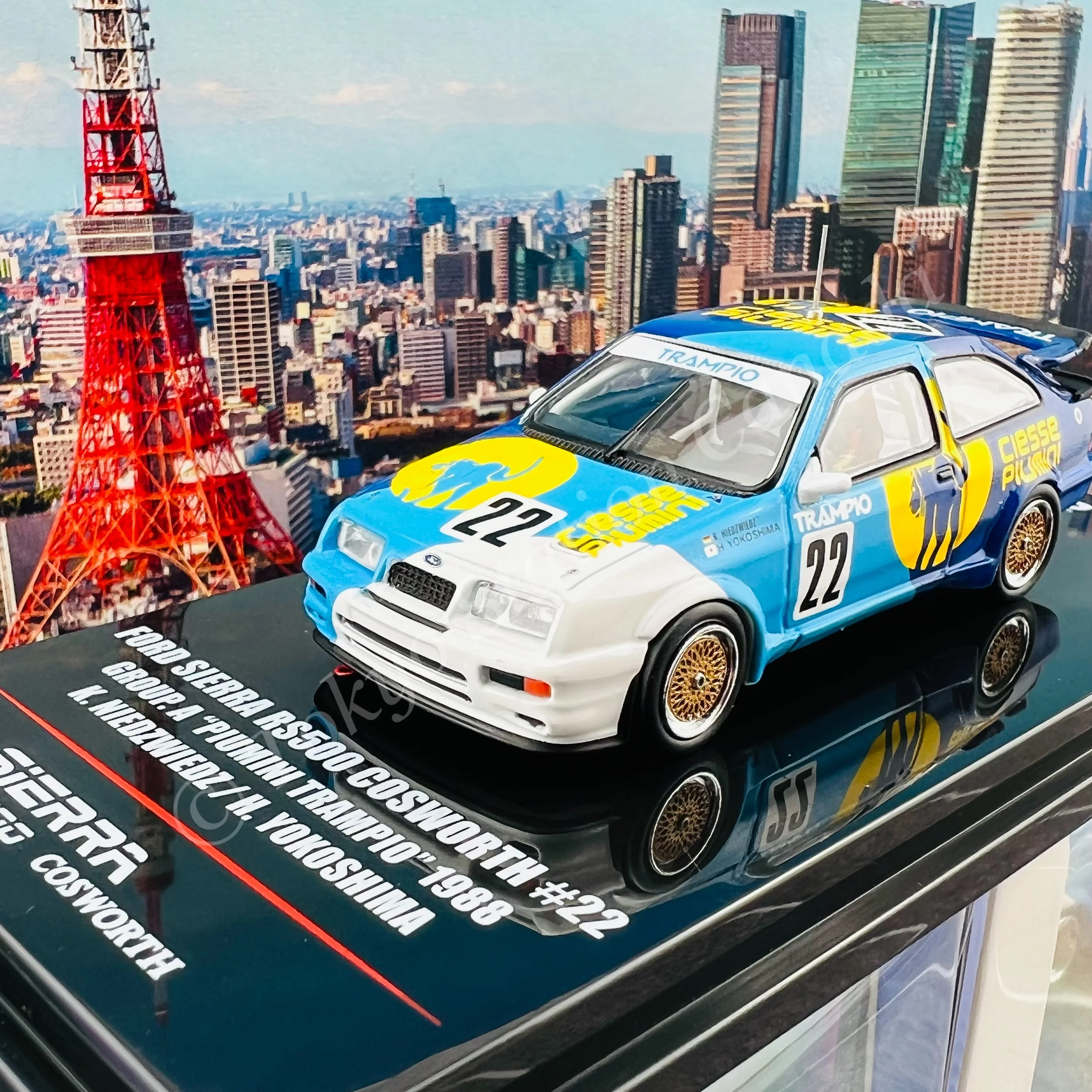 INNO64 1/64 FORD SIERRA RS500 COSWORTH #22 "PIUMINI TRAMPIO" JTC Fuji Inter-Tec 500 Km 1988 Winner  k. Niedzwiedz / H. Yokoshima IN64-RS500-PT - Image 6