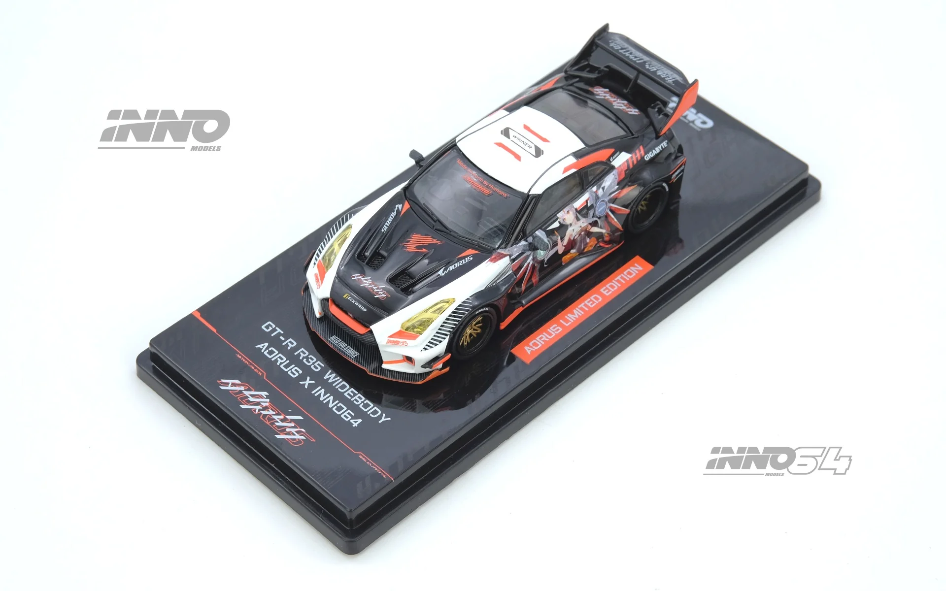 INNO64 1/64 GT-R R35 WIDEBODY AORUS X INNO64 Limited Edition IN64-R35LB-AORUS - Image 3