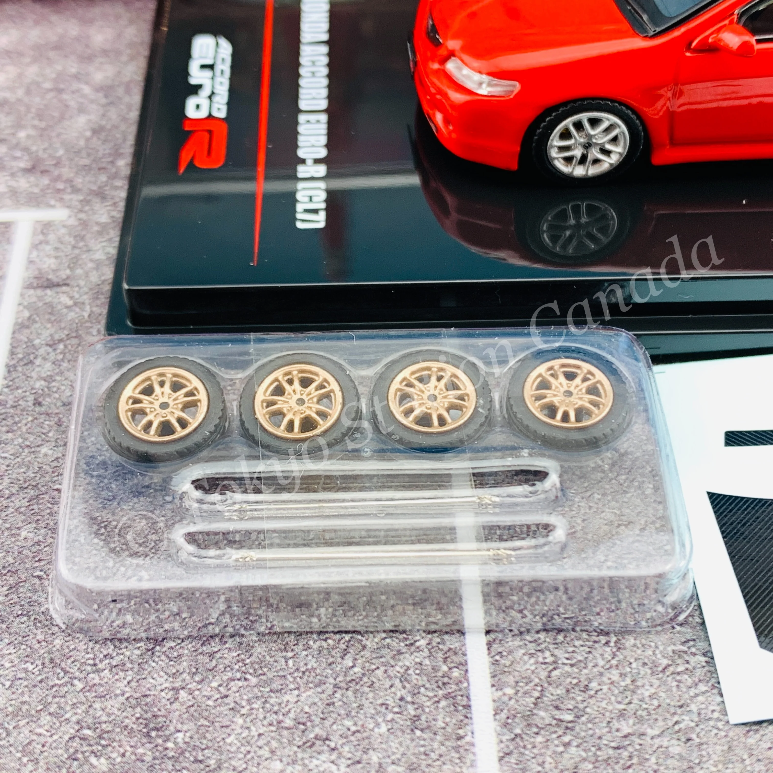 INNO64 1/64 HONDA ACCORD Euro-R CL7 Milano Red With extra wheels and Decals IN64-CL7-RED - Image 2