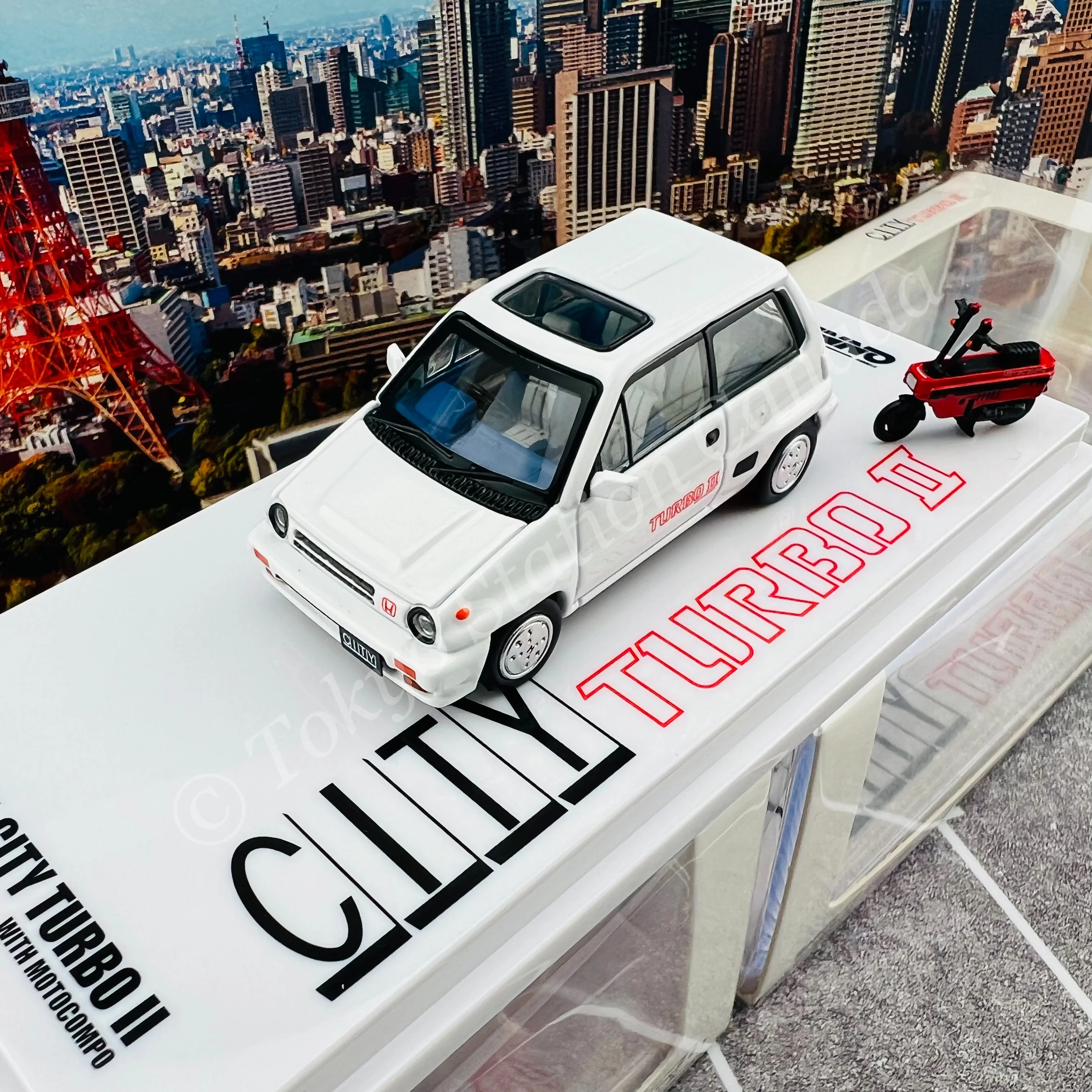 INNO64 1/64 HONDA CITY TURBO II White With Red MOTOCOMPO IN64-CITYII-WHI - Image 2