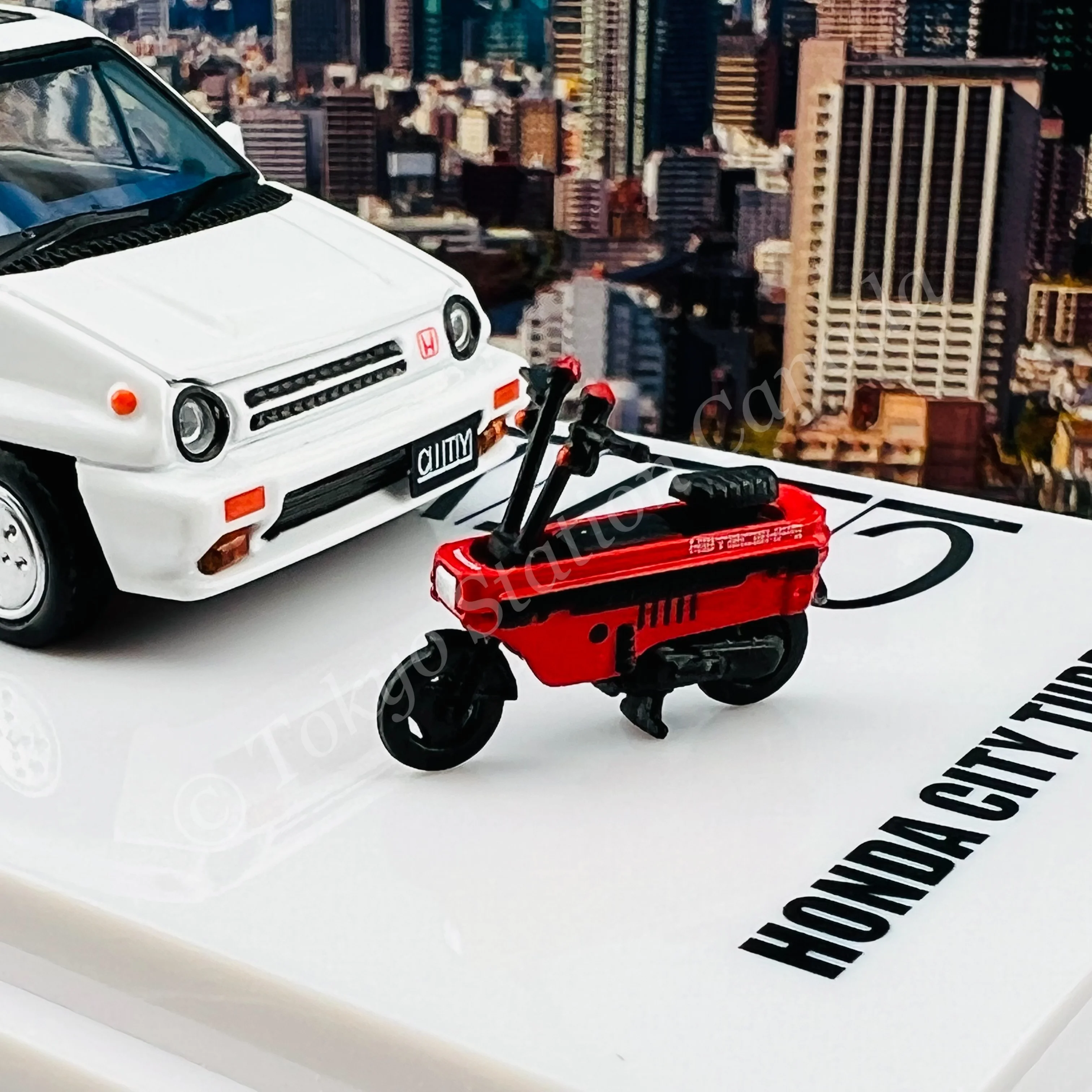 INNO64 1/64 HONDA CITY TURBO II White With Red MOTOCOMPO IN64-CITYII-WHI - Image 6