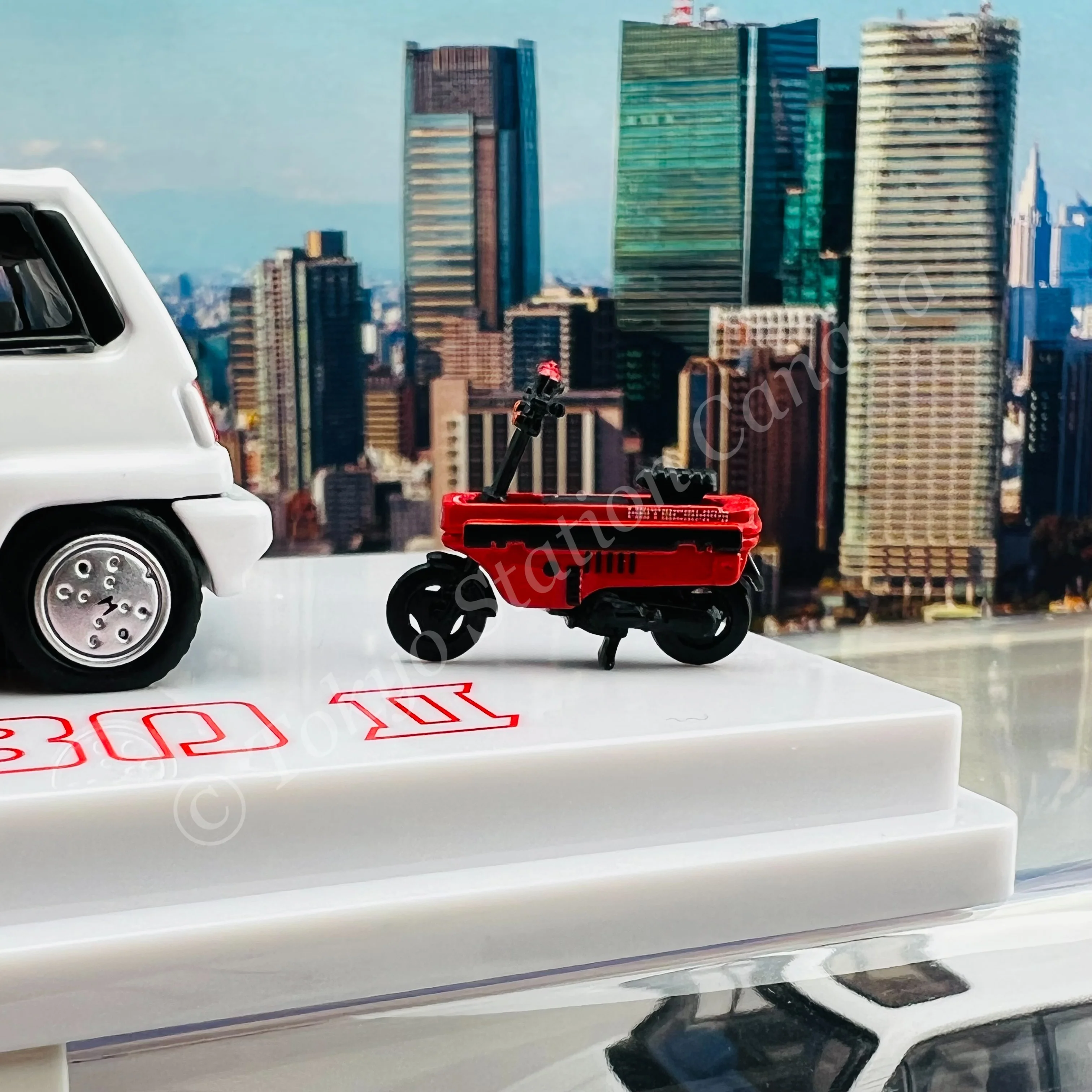 INNO64 1/64 HONDA CITY TURBO II White With Red MOTOCOMPO IN64-CITYII-WHI - Image 7