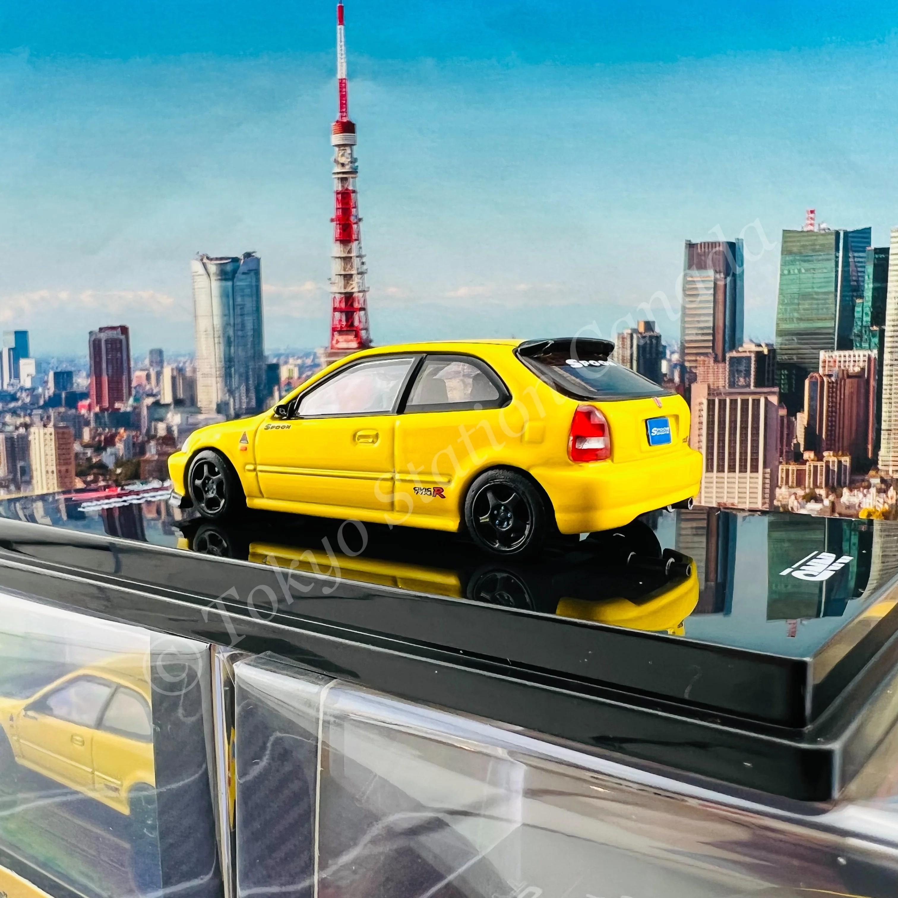 INNO64 1/64 HONDA CIVIC Type-R EK9 Yellow Tuned by Spoon Sports IN64-EK9-YLSP - Image 4
