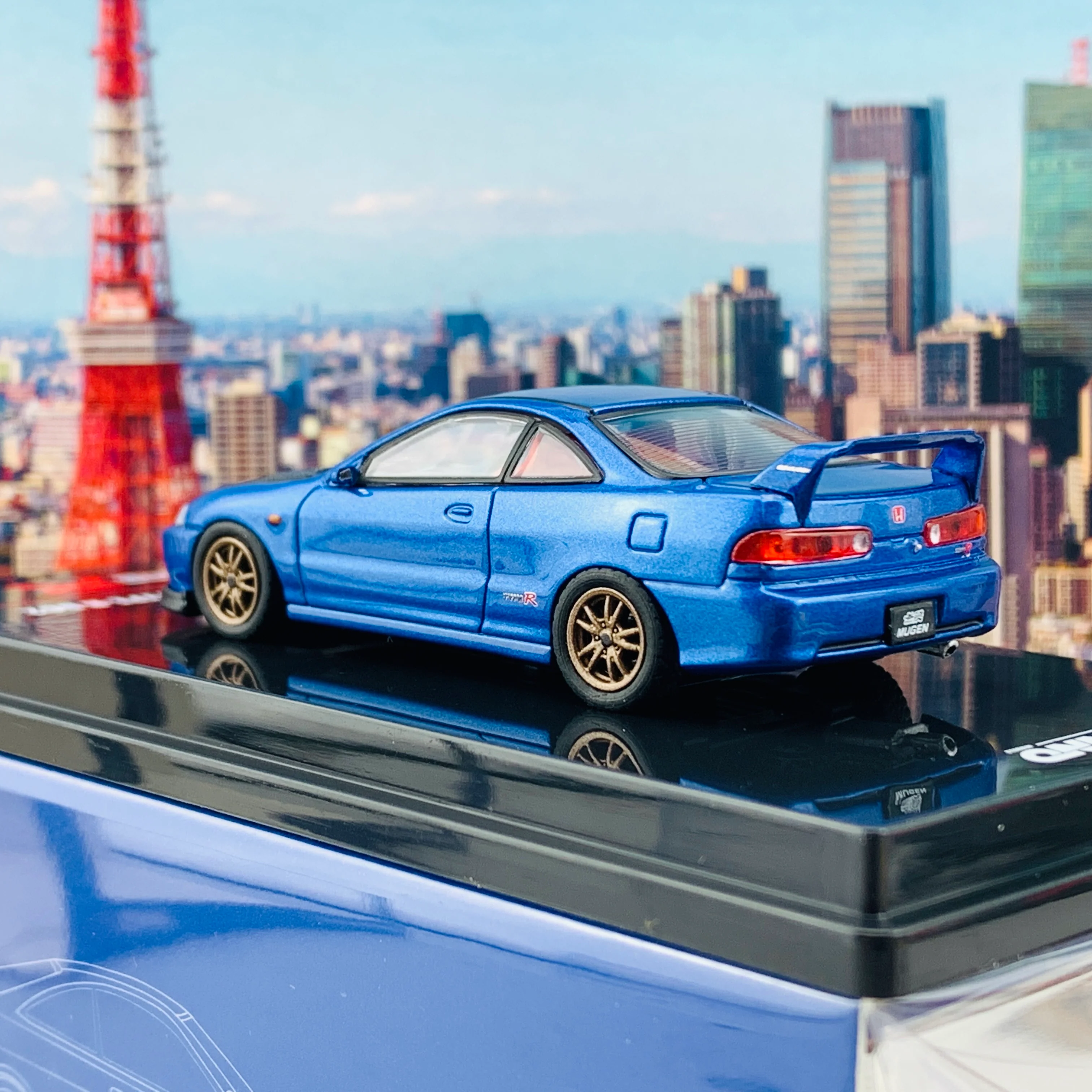 INNO64 1/64 HONDA INTEGRA TYPE-R DC2 Blue W/ Extra wheels and Extra decals IN64-DC2-BLU - Image 6
