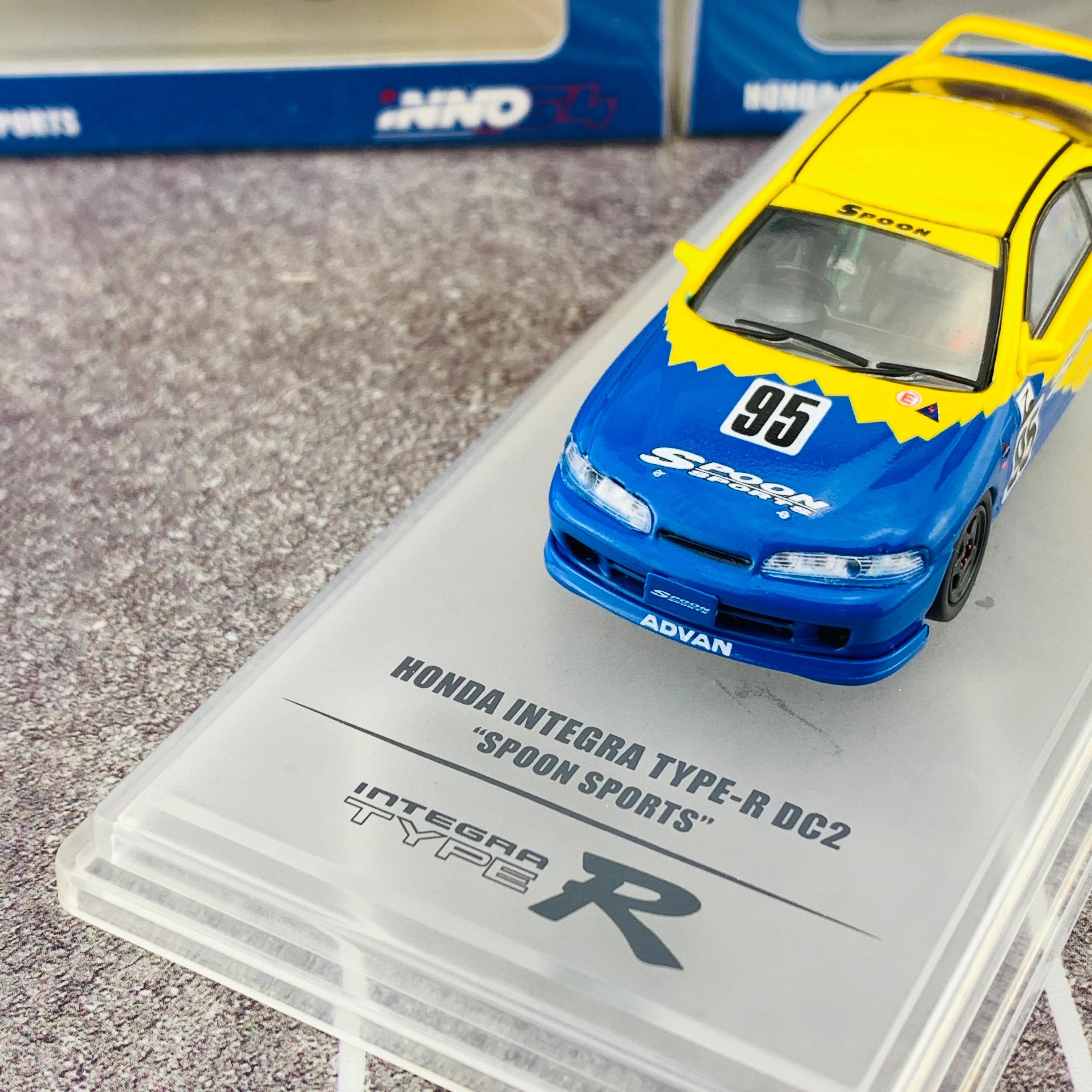 INNO64 1/64 HONDA INTEGRA TYPE-R DC2 SPOON SPORTS IN64-DC2-SP - Image 3