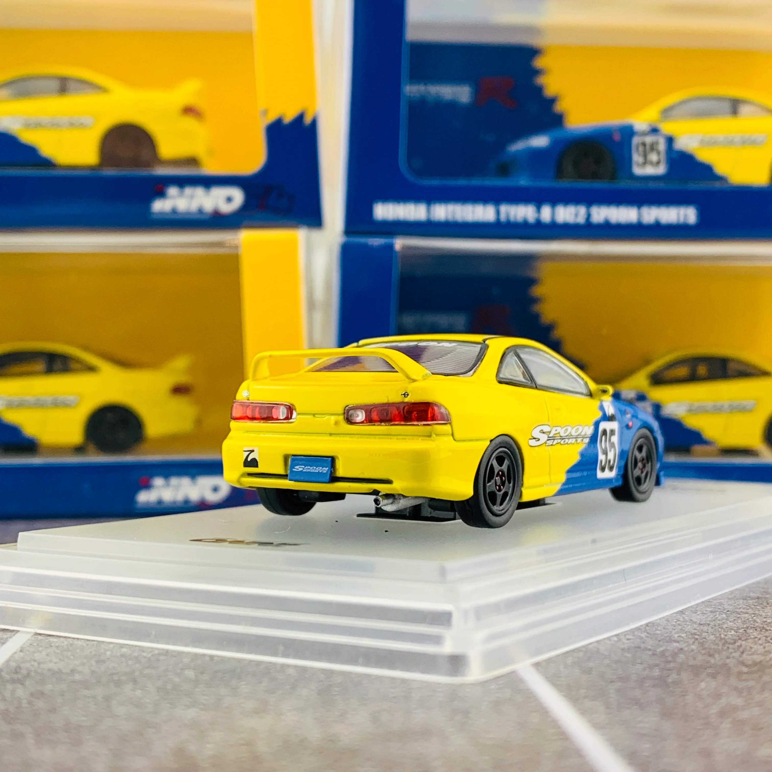 INNO64 1/64 HONDA INTEGRA TYPE-R DC2 SPOON SPORTS IN64-DC2-SP - Image 5