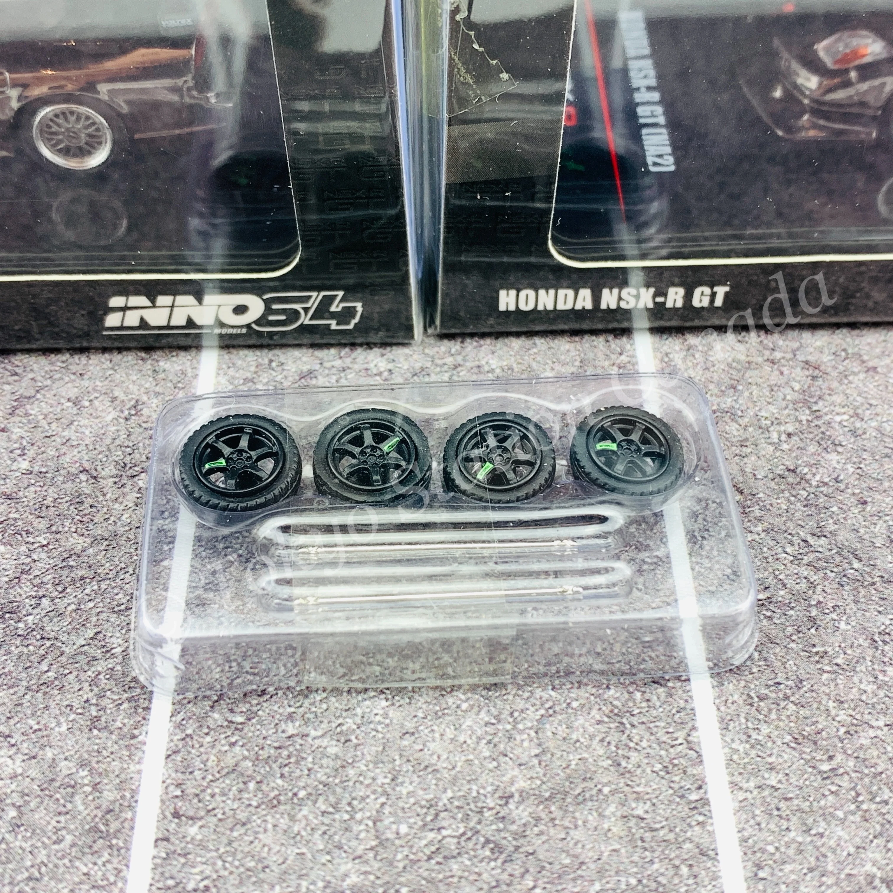 INNO64 1/64 HONDA NSX-R GT (NA2) Black Chrome W/ Extra Wheels IN64-NSXGT-BLACH - Image 6