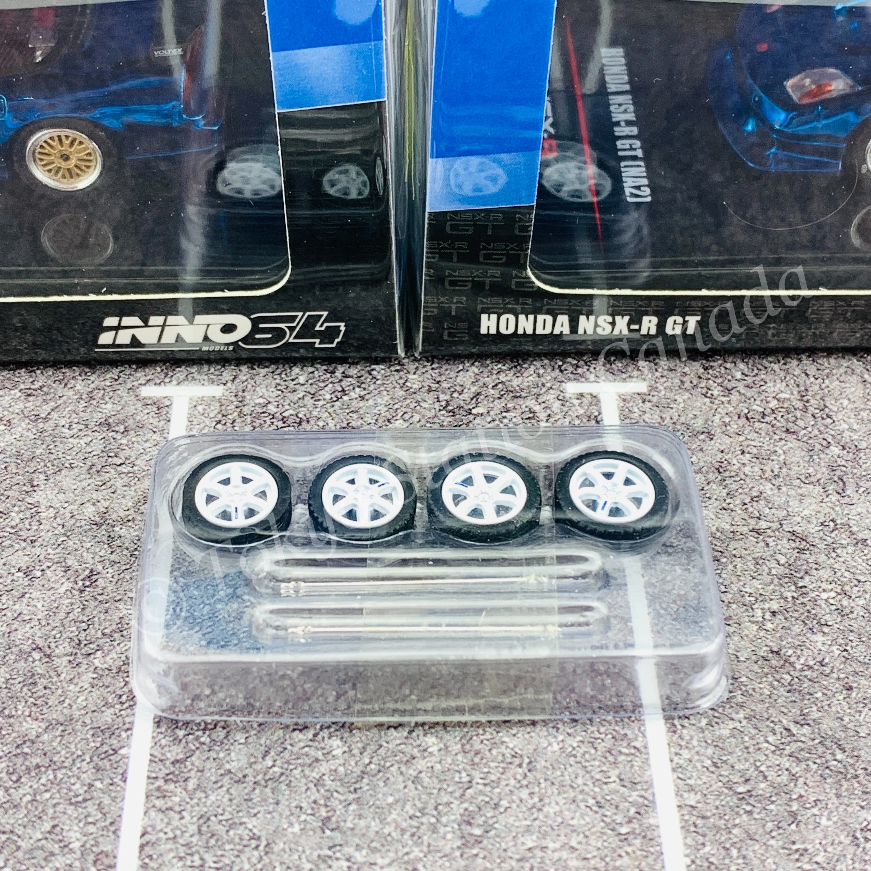 INNO64 1/64 HONDA NSX-R GT (NA2) Blue Chrome W/ Extra Wheels IN64-NSXGT-BLUCH - Image 6