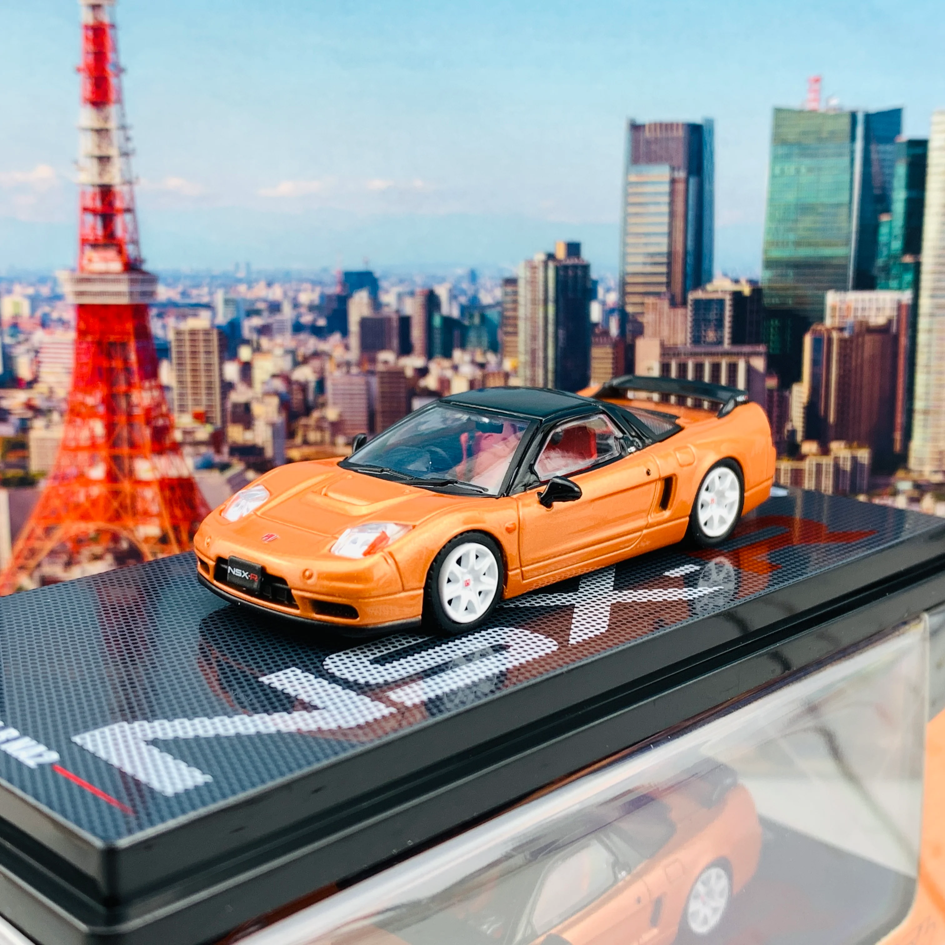 INNO64 1/64 HONDA NSX-R NA2 Imola Orange Pearl W/ Extra Wheels IN64-NSX2-ORG - Image 2