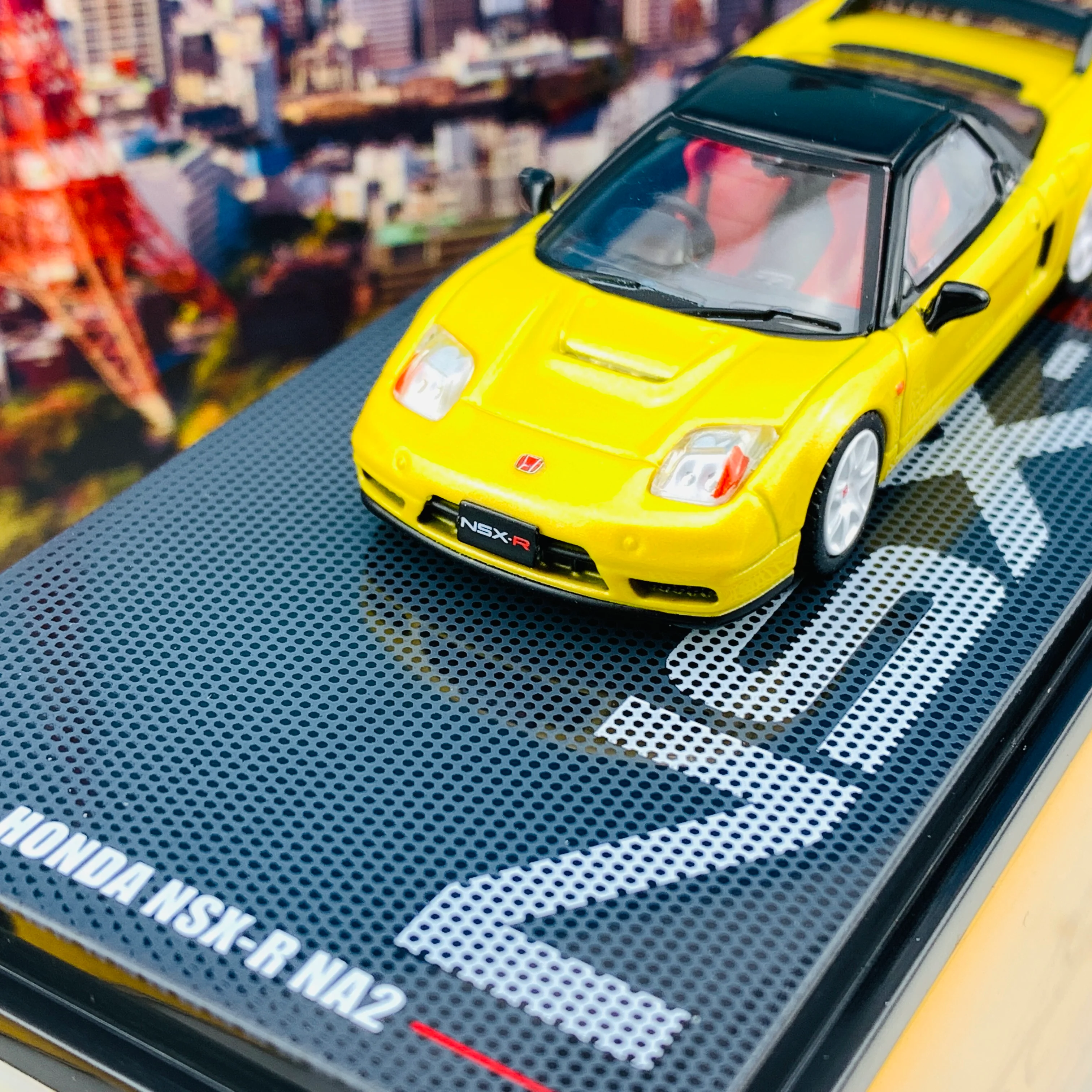 INNO64 1/64 HONDA NSX-R NA2 Yellow Pearl W/ Extra Wheels IN64-NSX2-YL - Image 3
