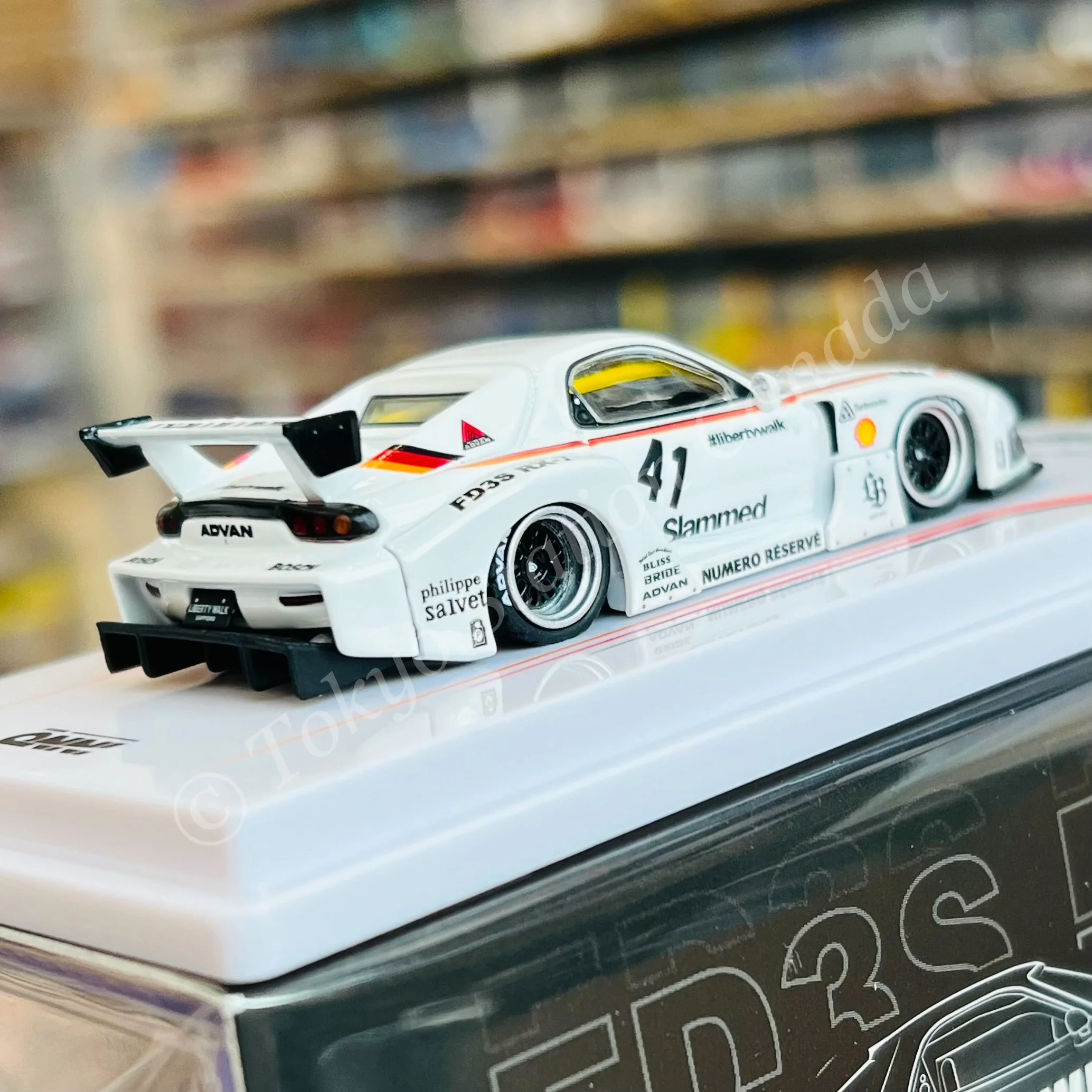 INNO64 1/64 MAZDA RX7 (FD3S) LB-SUPER SILHOUETTE - White IN64-LBWK-RX7-02 - Image 3