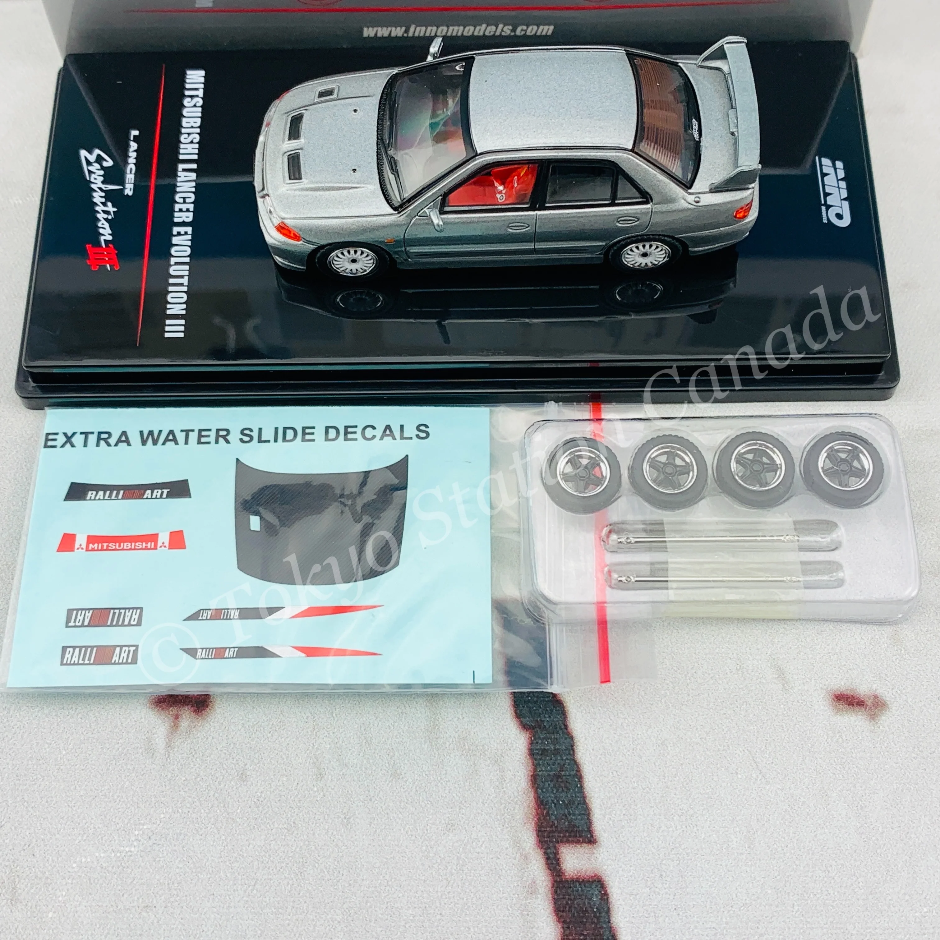 INNO64 1/64 MITSUBISHI LANCER EVOLUTION III GSR Metallic Grey With Extra Decals and Extra Wheels IN64-EVO3-MG - Image 6