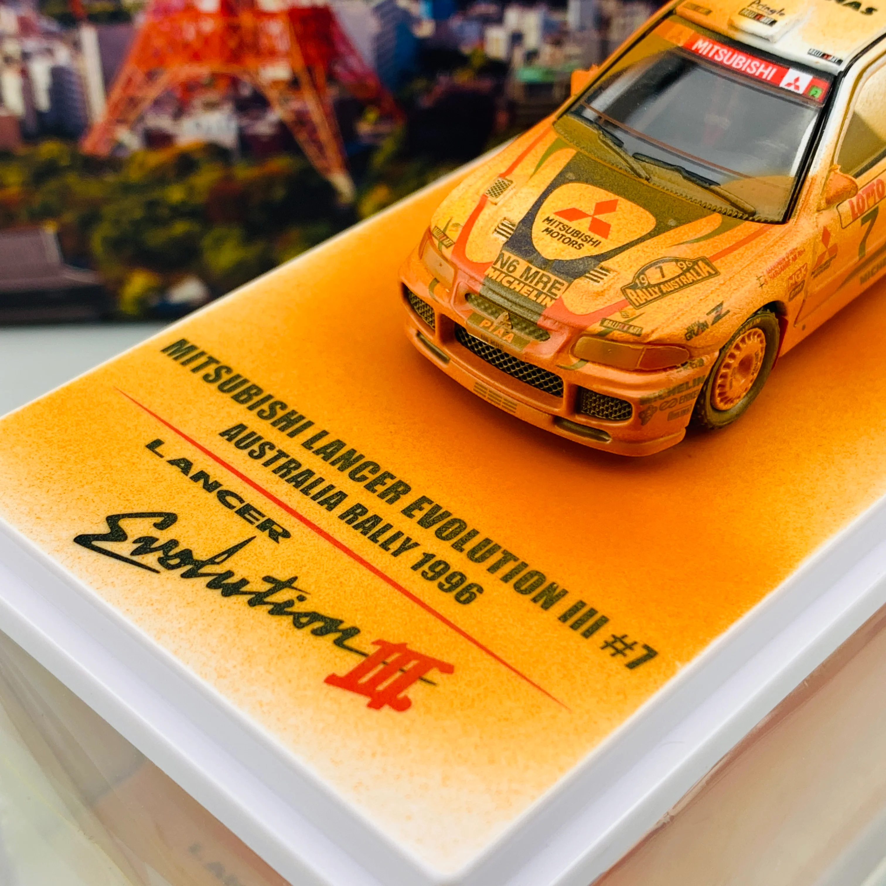 INNO64 1/64 MITSUBISHI LANCER EVOLUTION III #7 Australia Rally 1996 with Mud Effect IN64-EVO3-AU96ME - Image 3