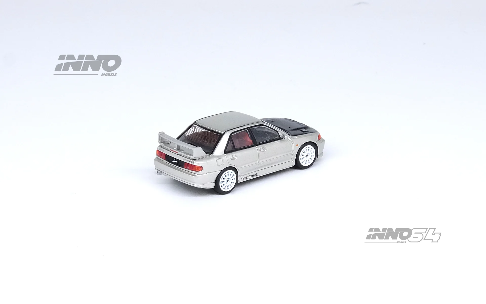 INNO64 1/64 MITSUBISHI LANCER EVOLUTION III Silver with Carbon Bonnet IN64-EVO3-SIL - Image 3