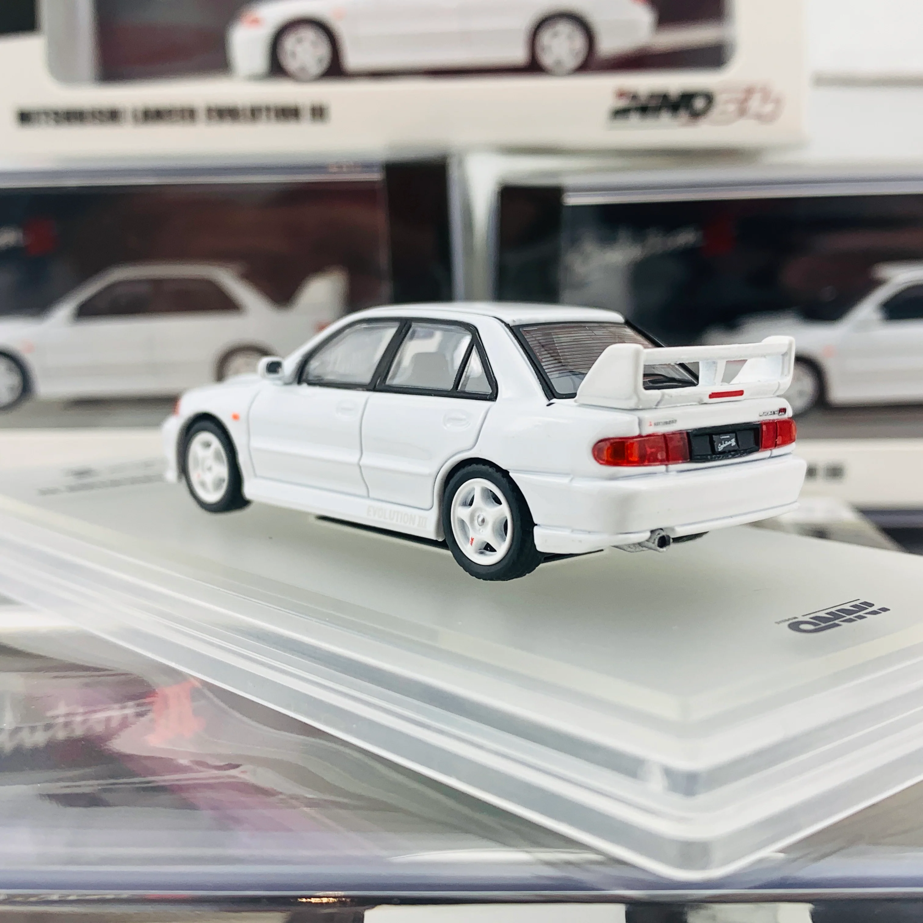 INNO64 1/64 MITSUBISHI LANCER EVOLUTION III White with Extra Decals and Wheels  IN64-EVO3-WHI - Image 5