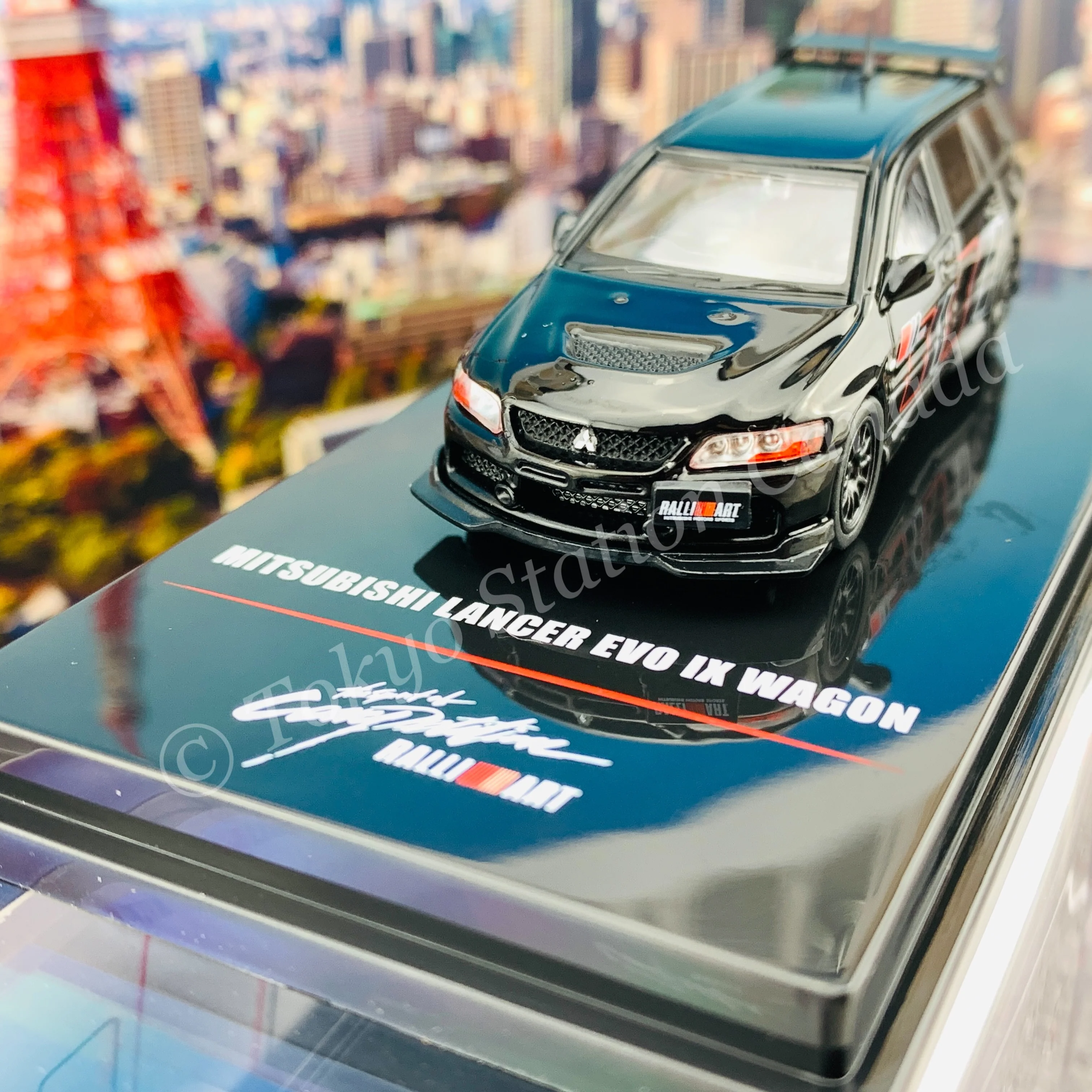 INNO64 1/64 MITSUBISHI LANCER EVOLUTION IX WAGON 2005 RALLIART Black IN64-EVO9W-RABL - Image 2