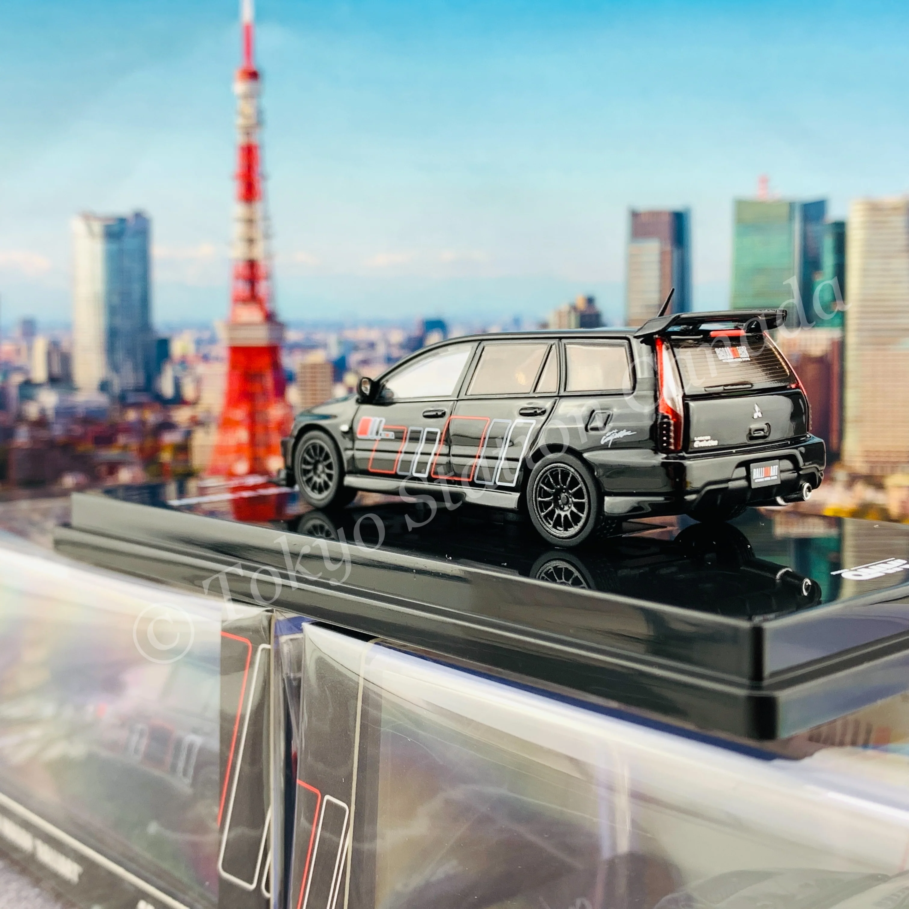INNO64 1/64 MITSUBISHI LANCER EVOLUTION IX WAGON 2005 RALLIART Black IN64-EVO9W-RABL - Image 4