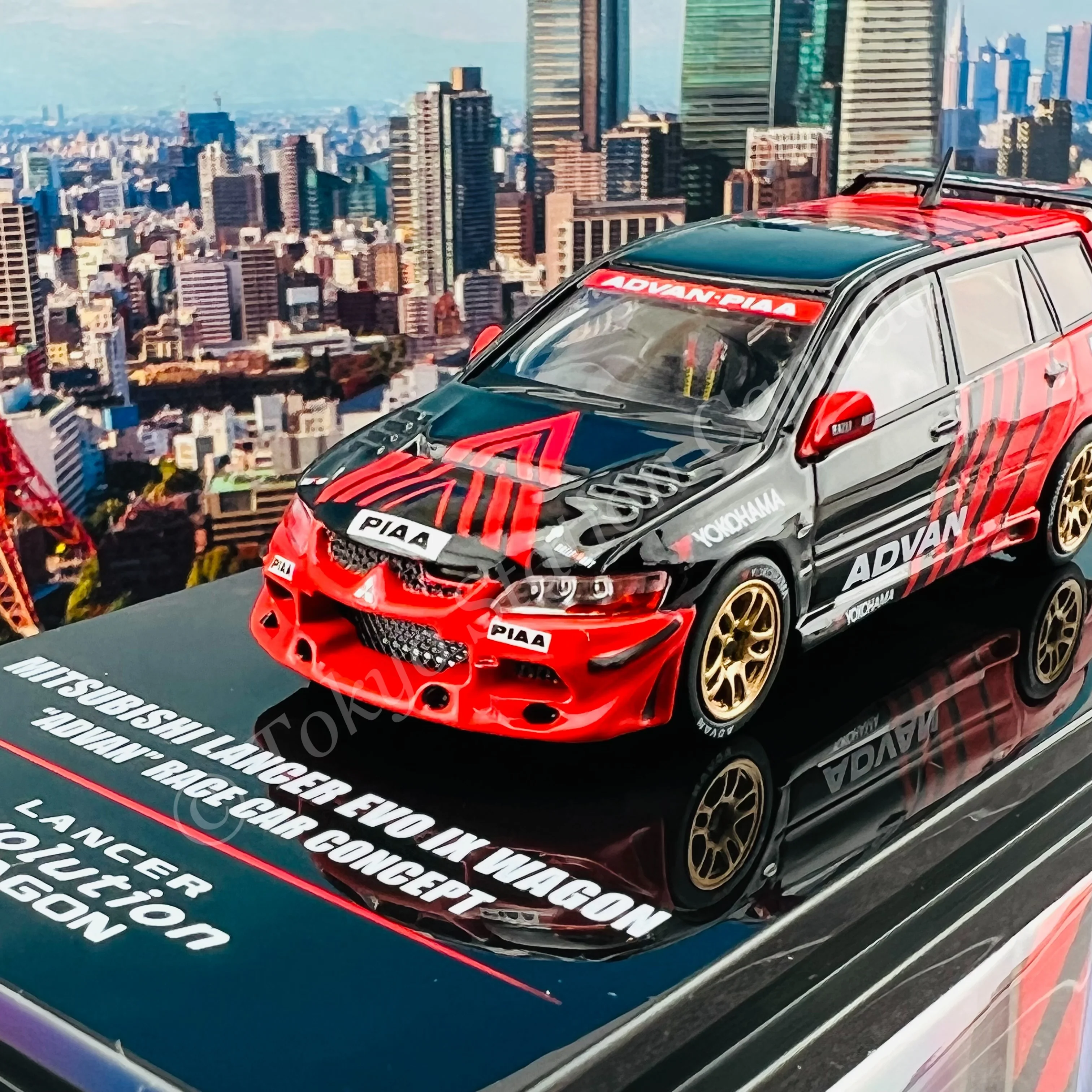 INNO64 1/64 MITSUBISHI LANCER EVOLUTION IX Wagon "ADVAN" Livery With Race Car Interior IN64-EVO9W-ADRA - Image 6