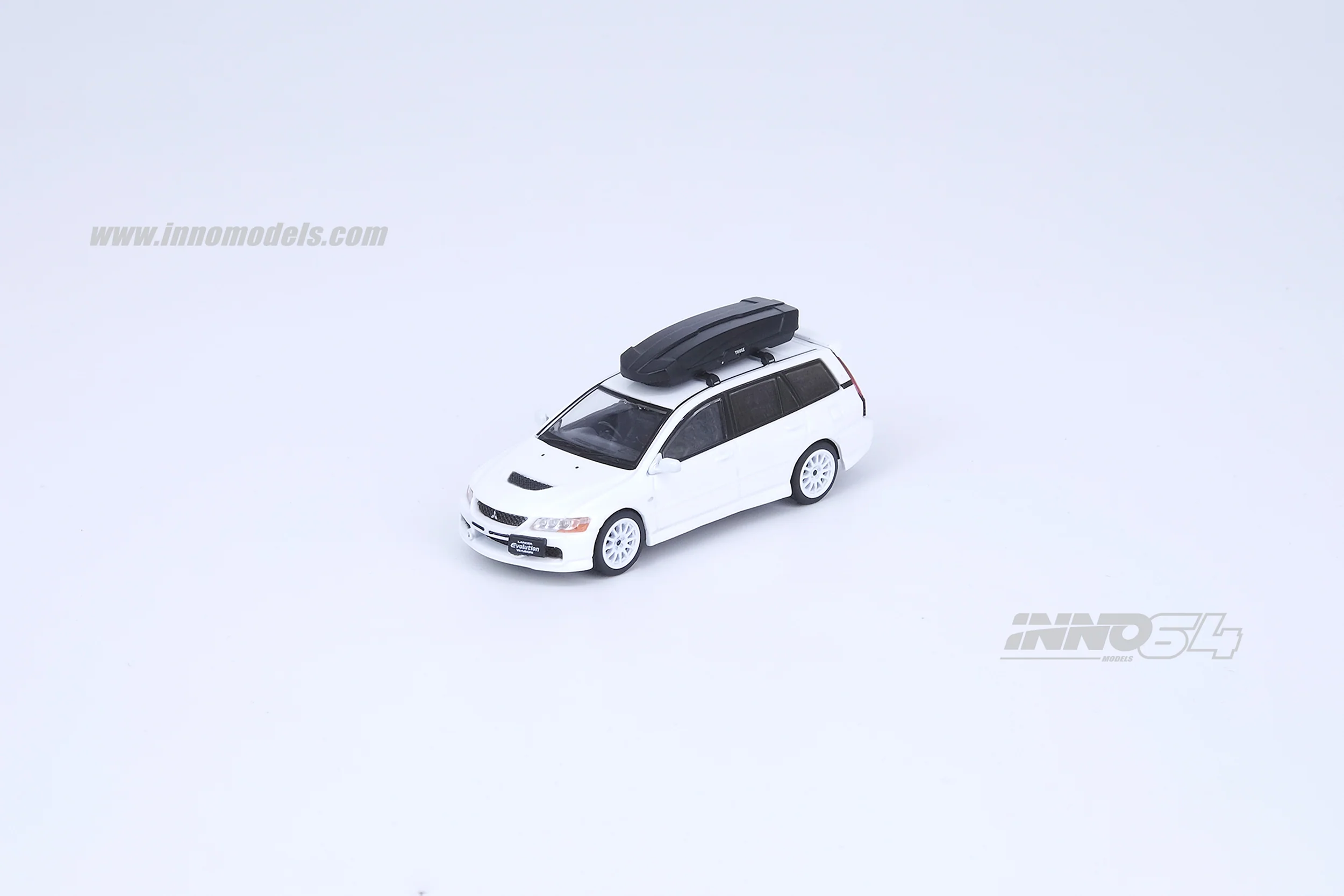 INNO64 1/64 MITSUBISHI LANCER EVOLUTION IX WAGON White Pearl With Roof Cargo  Box and Extra Wheels IN64-EVO9W-WHP - Image 9
