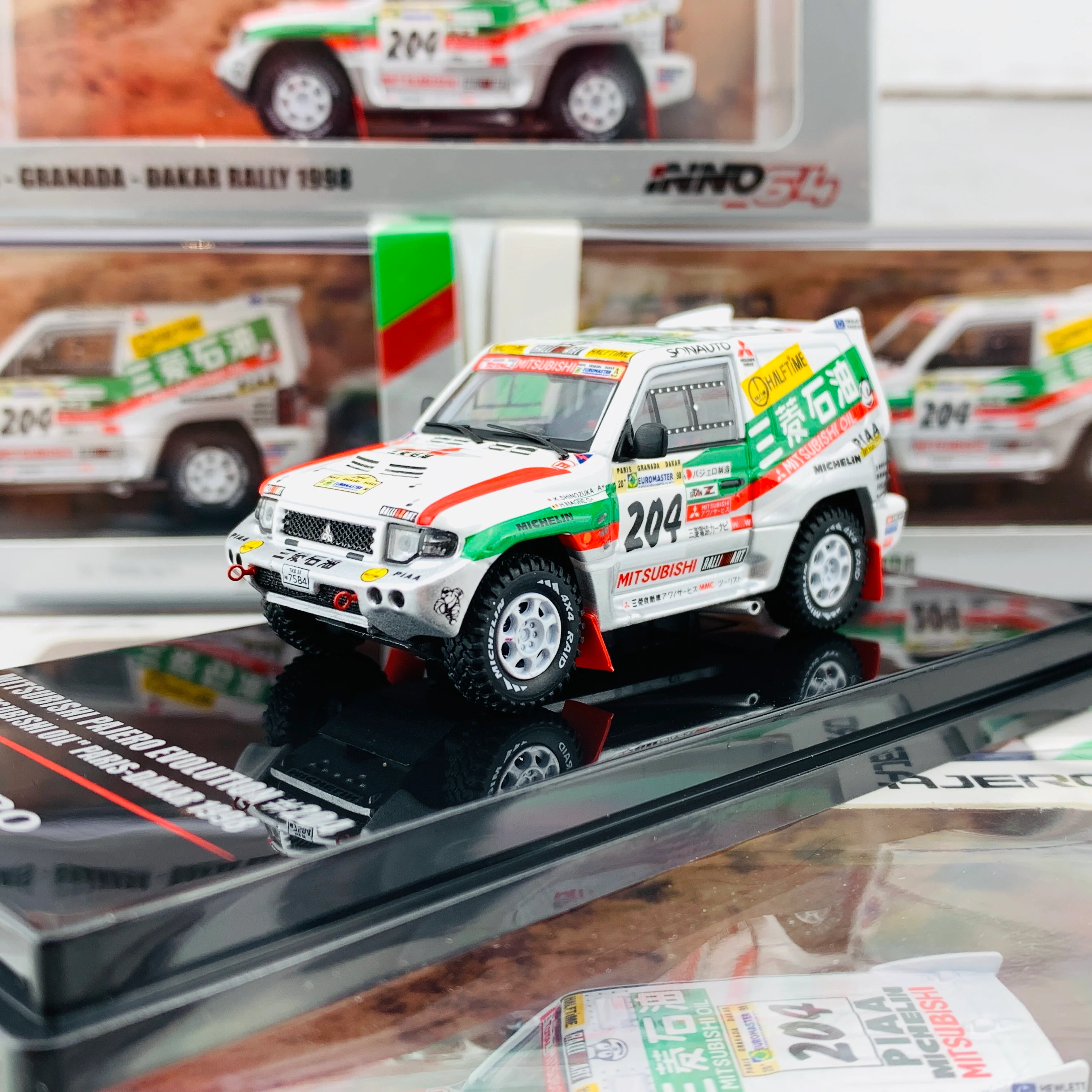INNO64 1/64 MITSUBISHI PAJERO EVOLUTION #204 "MITSUBISHI OIL" Paris - Dakar 1998  IN64-EVOP-MO98 - Image 2