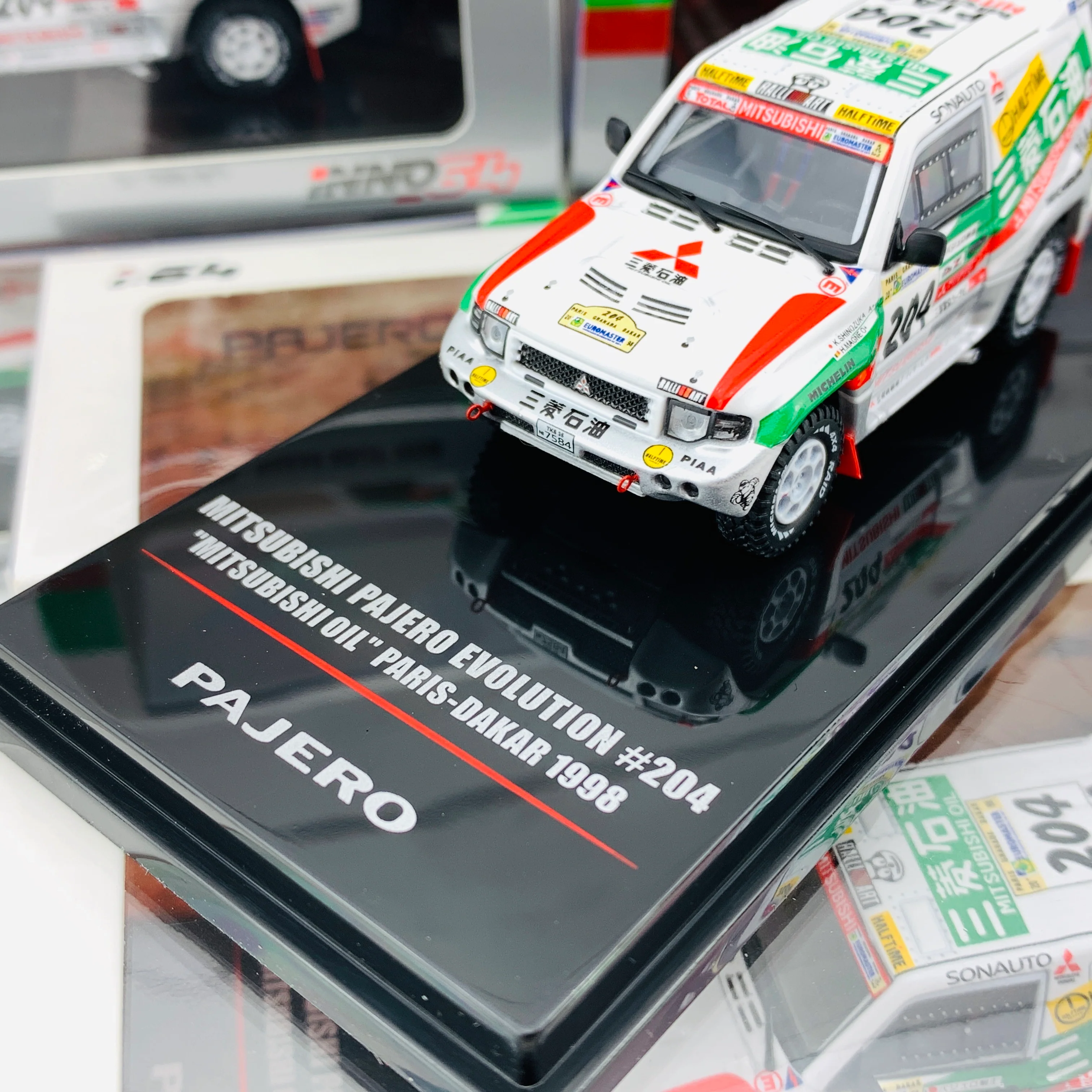 INNO64 1/64 MITSUBISHI PAJERO EVOLUTION #204 "MITSUBISHI OIL" Paris - Dakar 1998  IN64-EVOP-MO98 - Image 3