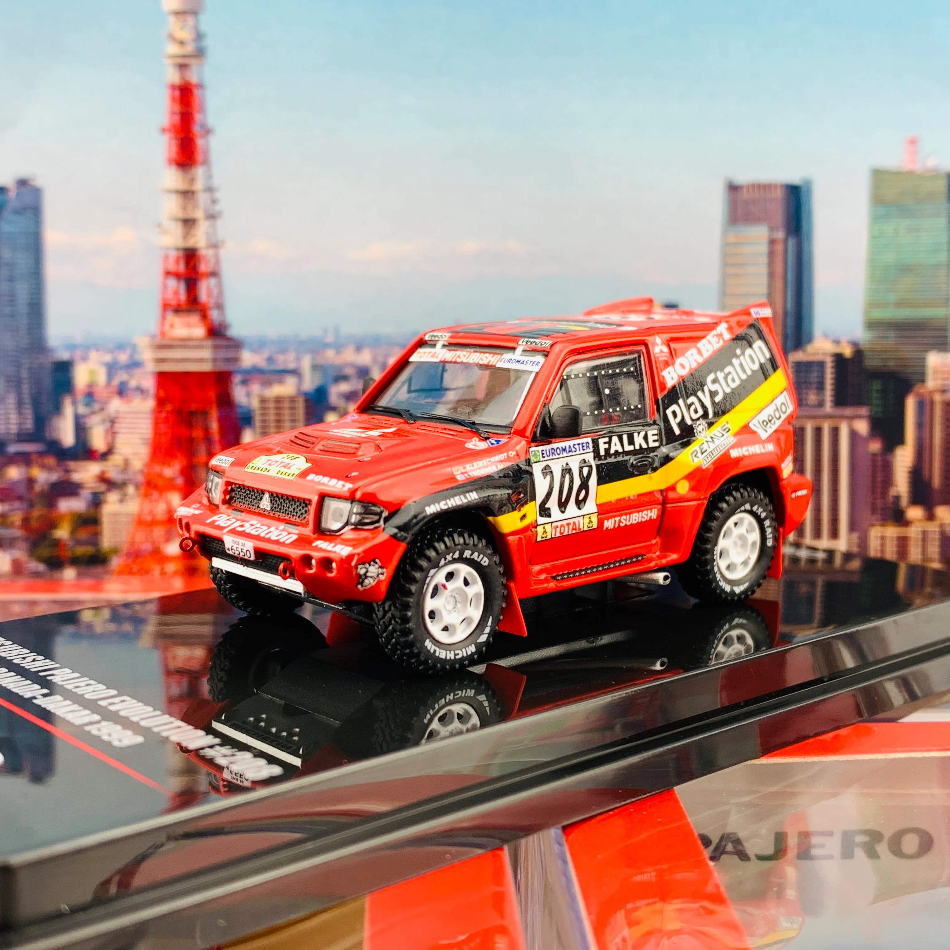 INNO64 1/64 MITSUBISHI PAJERO EVOLUTION #208 "PLATSTATION" Granada - Dakar Rally 1999 2017 IN64-EVOP-PS99 - Image 2
