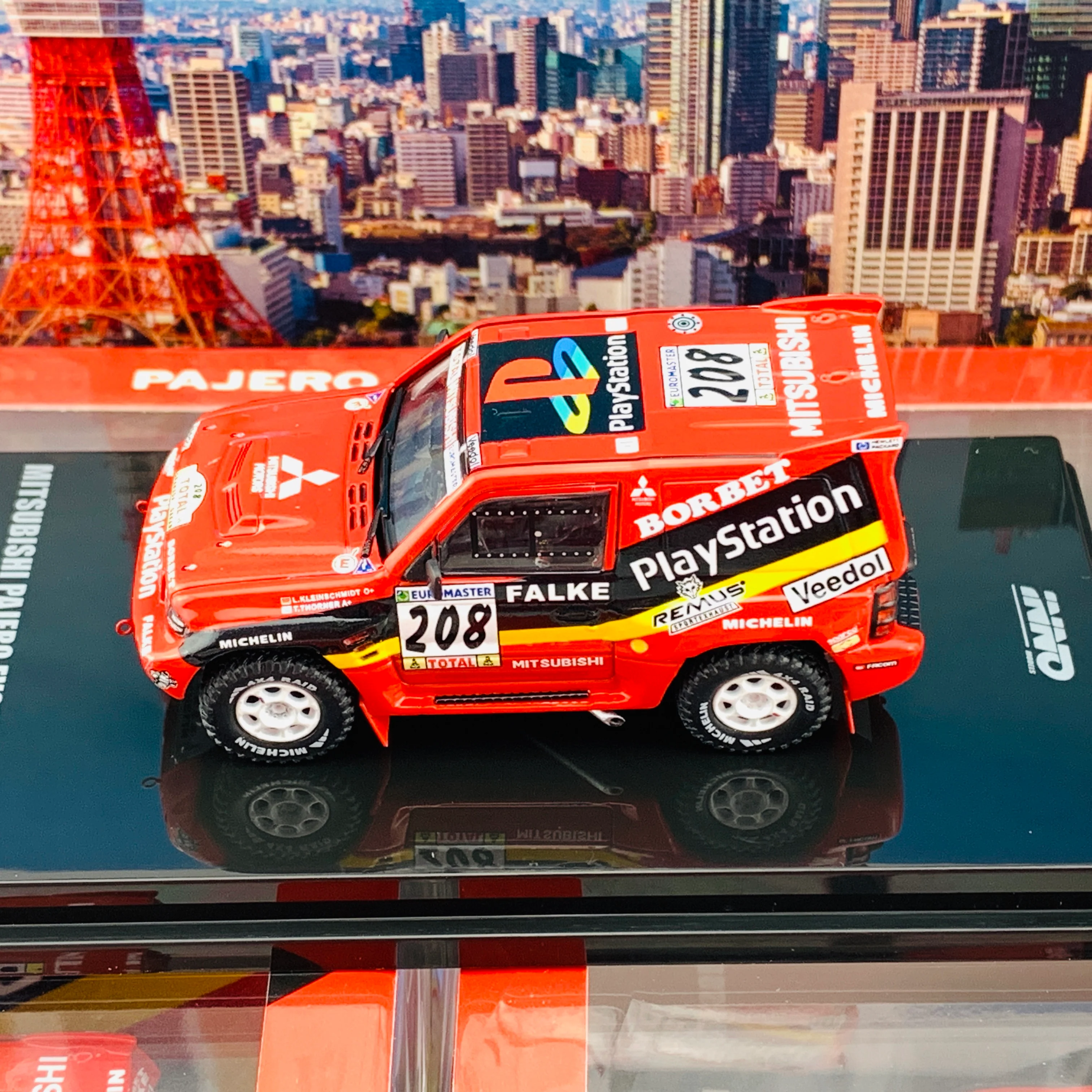 INNO64 1/64 MITSUBISHI PAJERO EVOLUTION #208 "PLATSTATION" Granada - Dakar Rally 1999 2017 IN64-EVOP-PS99 - Image 3