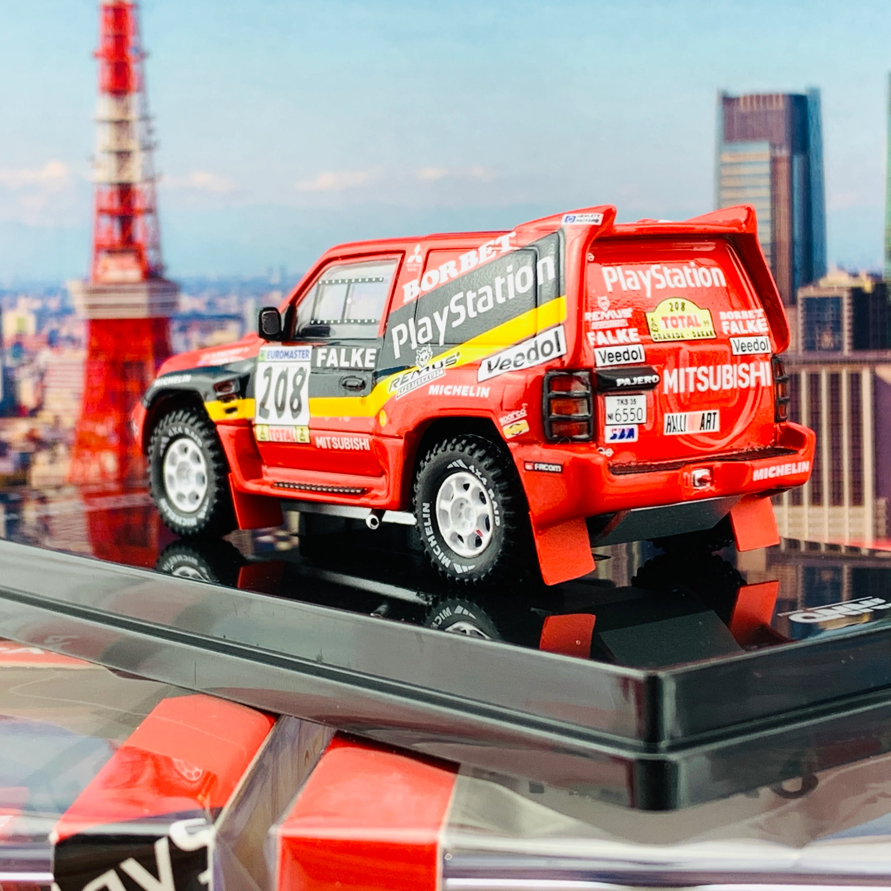 INNO64 1/64 MITSUBISHI PAJERO EVOLUTION #208 "PLATSTATION" Granada - Dakar Rally 1999 2017 IN64-EVOP-PS99 - Image 5