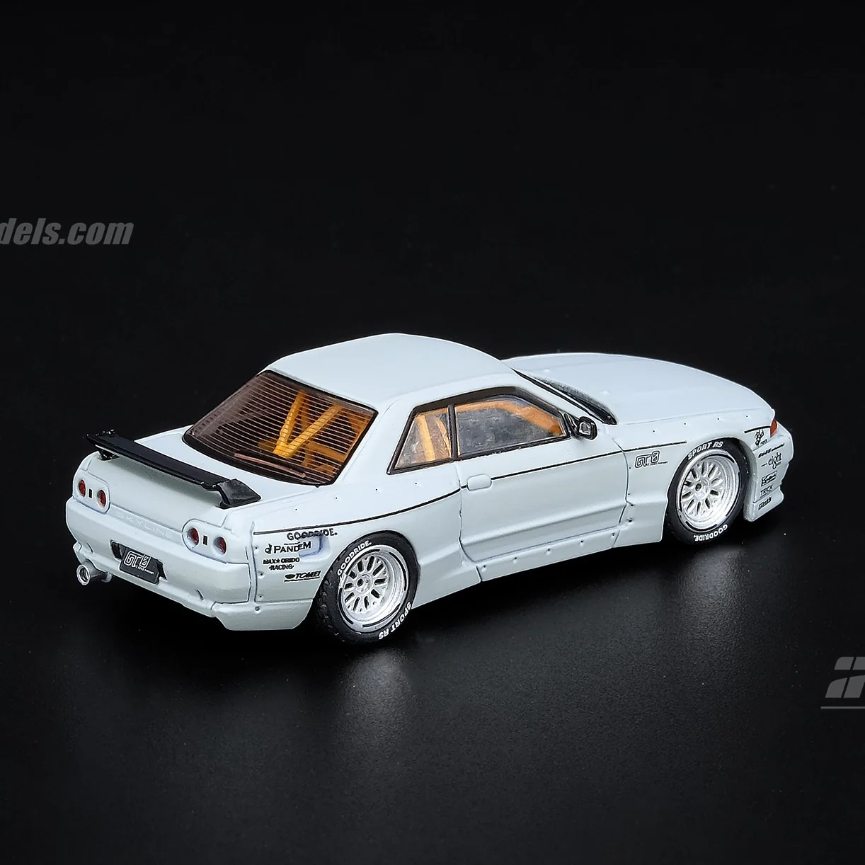 INNO64 1/64 NISSAN GTR R32 PANDEM Matt Grey IN64-R32P-MG - Image 2