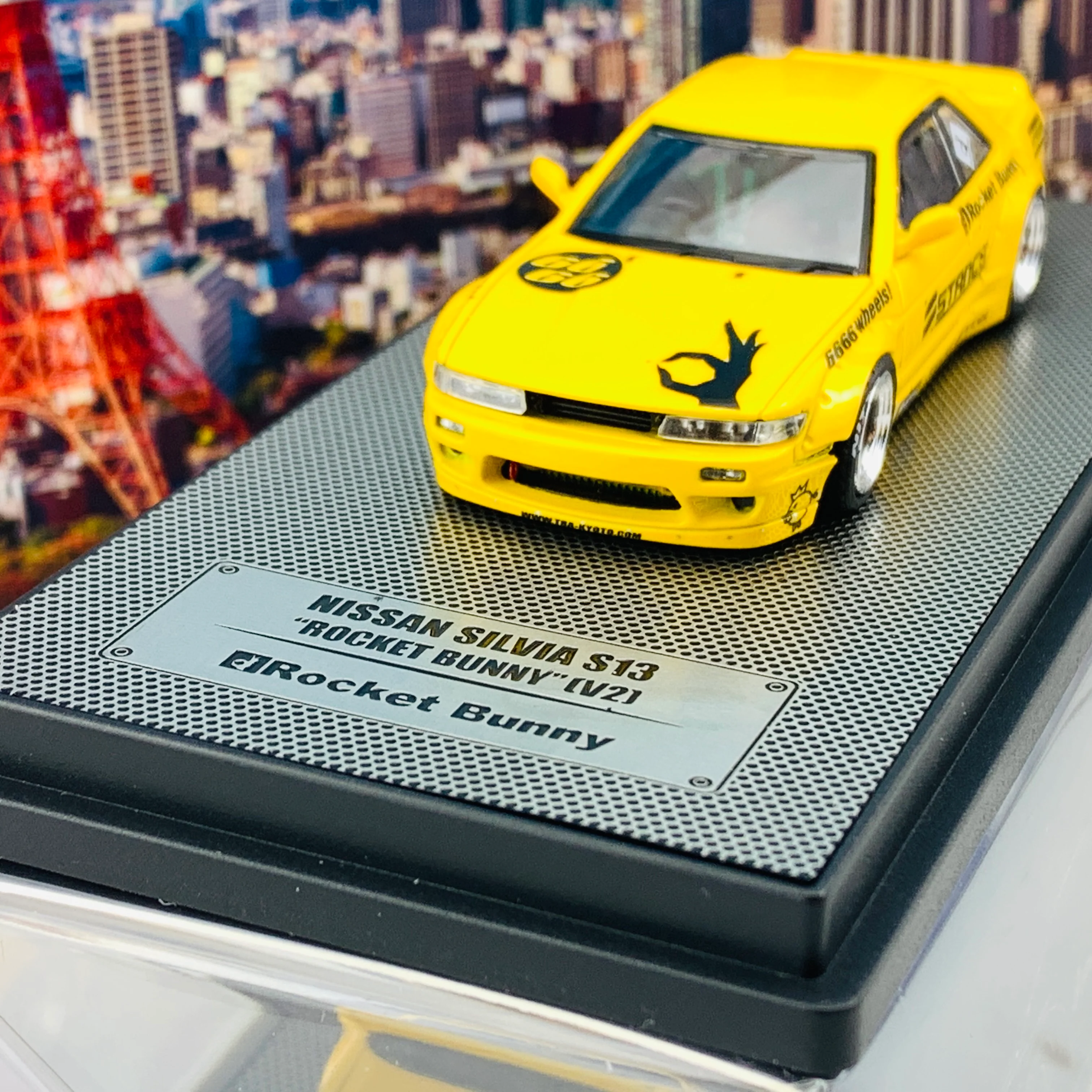 INNO64 1/64 NISSAN SILVIA S13 ROCKET BUNNY V2 Yellow IN64-S13V2-YL - Image 3