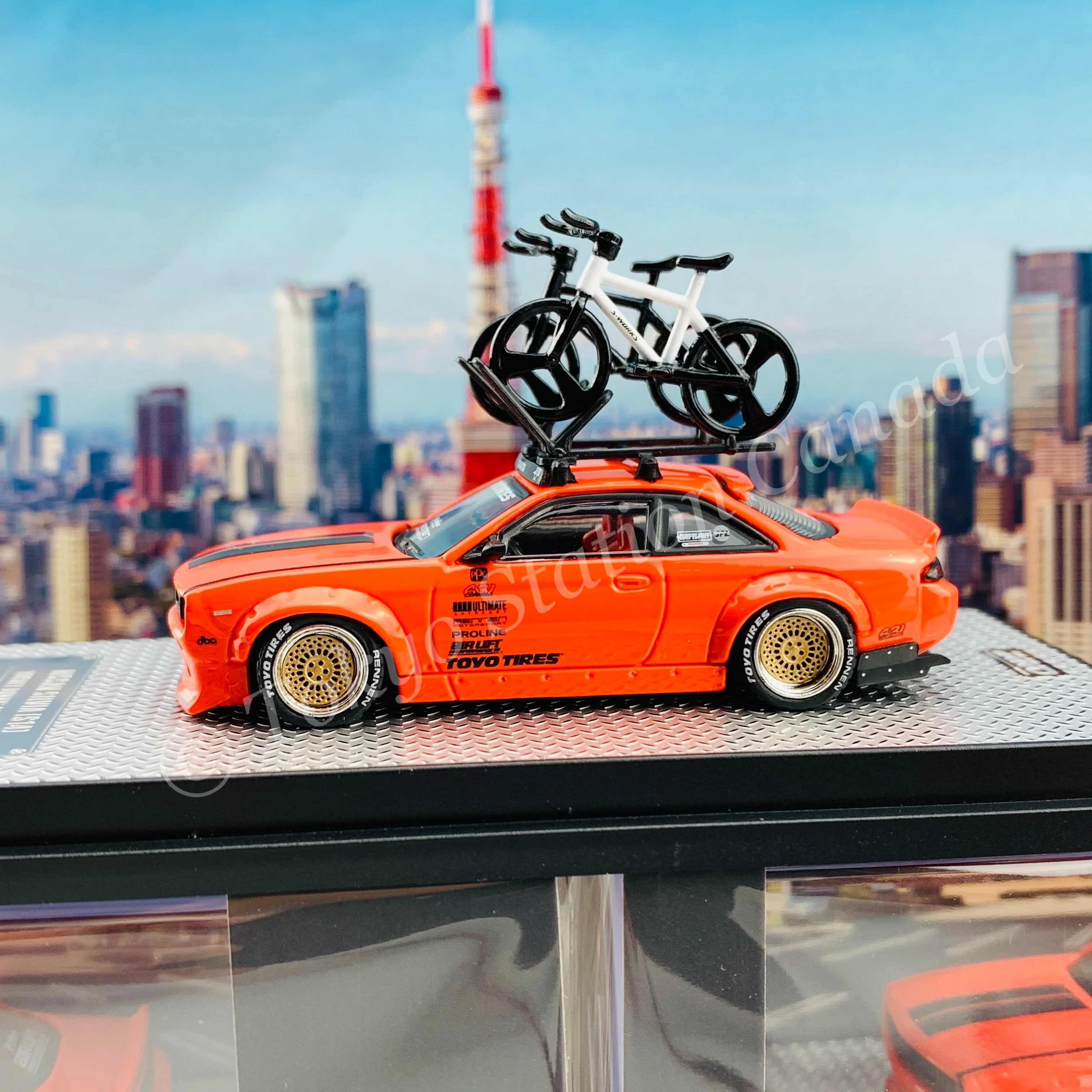INNO64 1/64 NISSAN SILVIA S14 Rocket Bunny Boss Aero With Roof Rack and Bicycles IN64-S14B-SEMA15 - Image 4