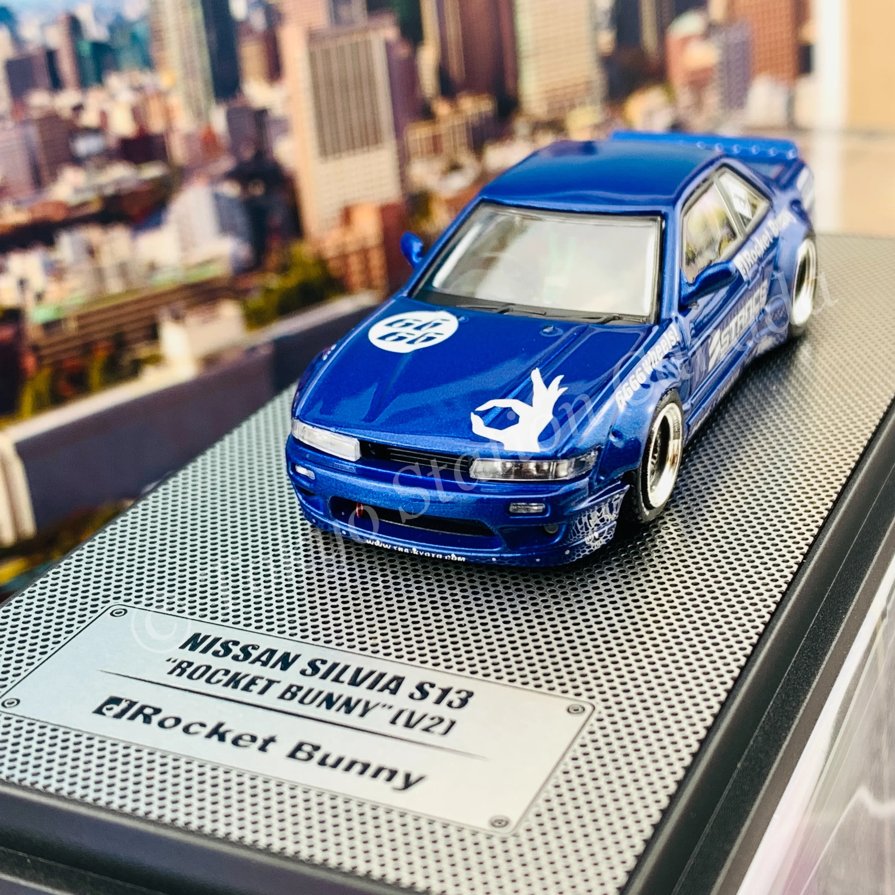 INNO64 1/64 NISSAN SILVIA S13 V2 PANDEM / ROCKET BUNNY Blue Metallic IN64-S13V2-BLUM - Image 2