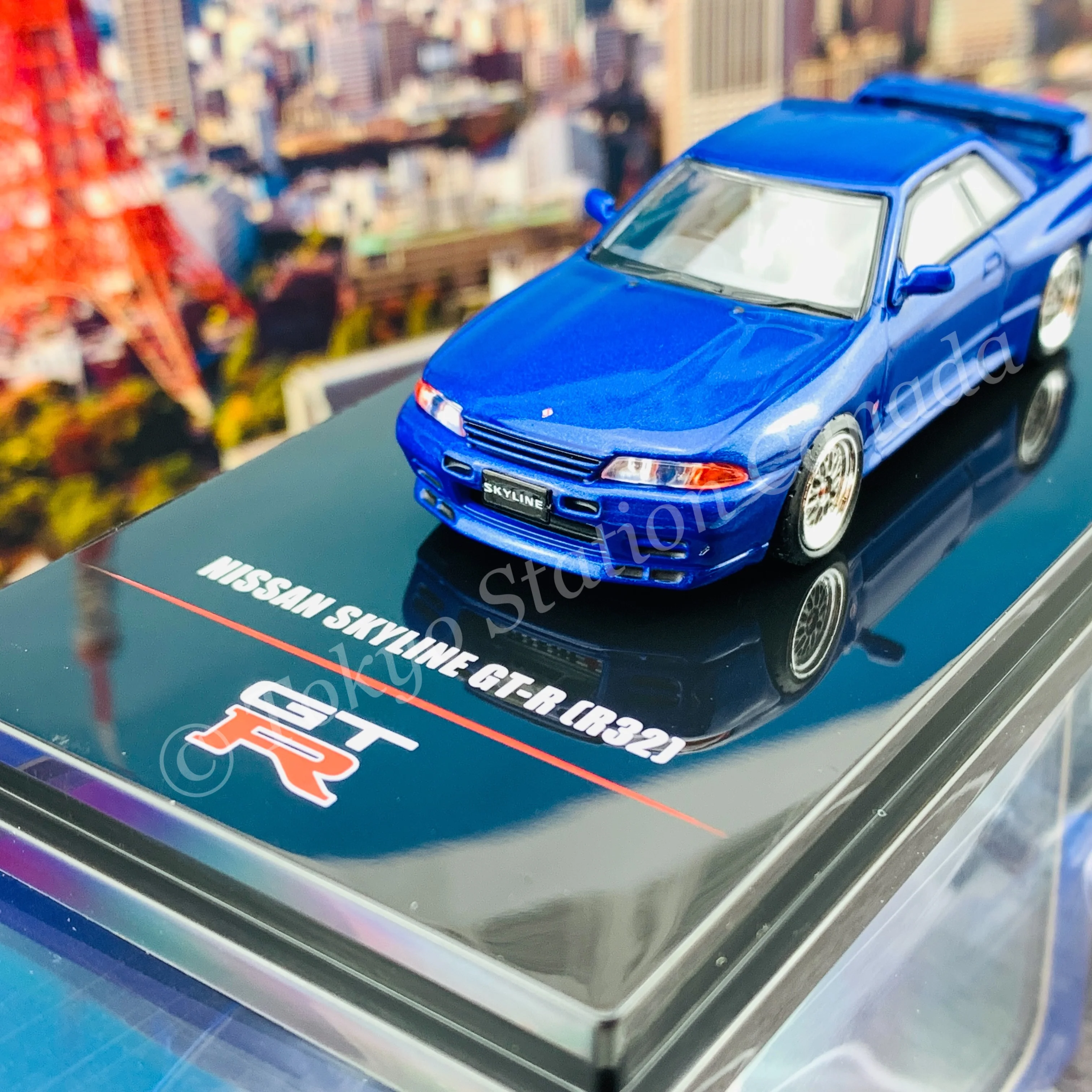 INNO64 1/64 NISSAN SKYLINE GT-R (R32) Blue  With Extra Wheels and Extra decals IN64-R32-BLU - Image 2