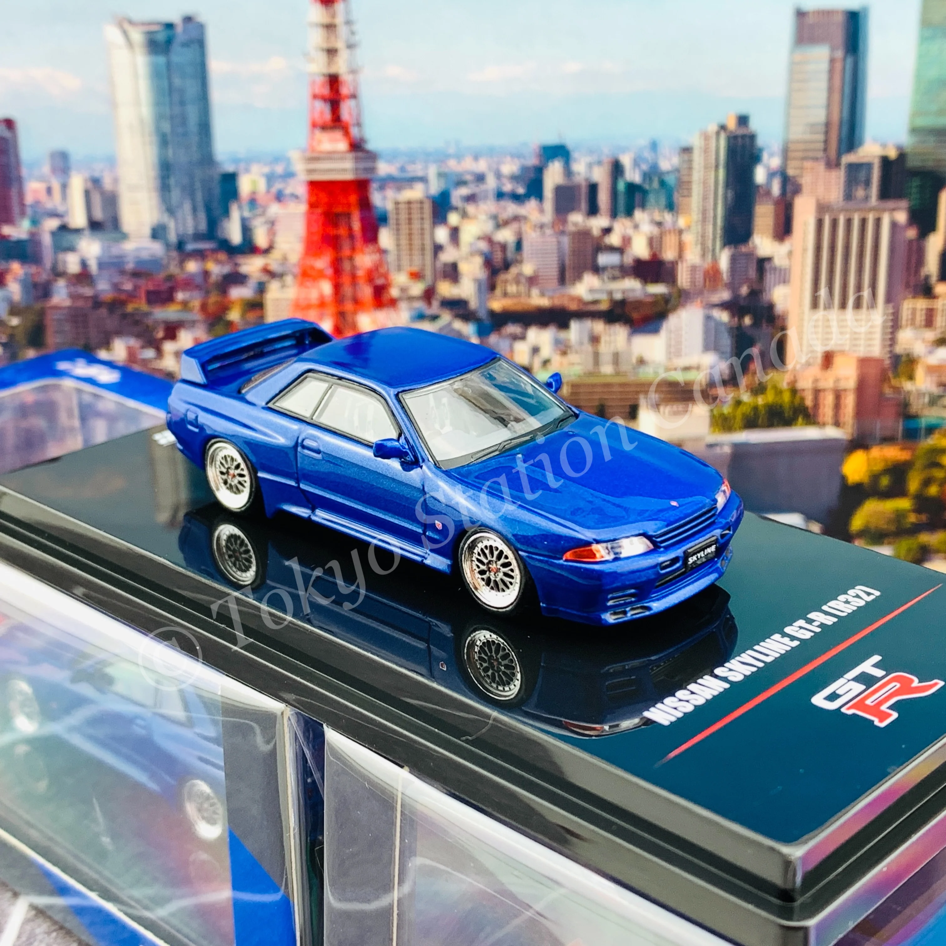 INNO64 1/64 NISSAN SKYLINE GT-R (R32) Blue  With Extra Wheels and Extra decals IN64-R32-BLU - Image 5